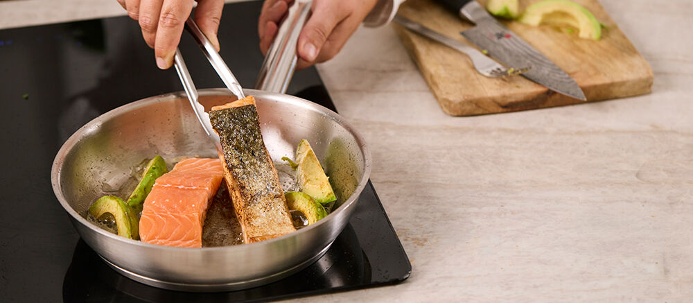 gebakken zalm in rvs pan