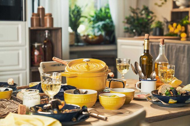 staub ストウブ ピコ•ココット ラウンド 20cm 両手鍋 鍋 いたく シナモン 