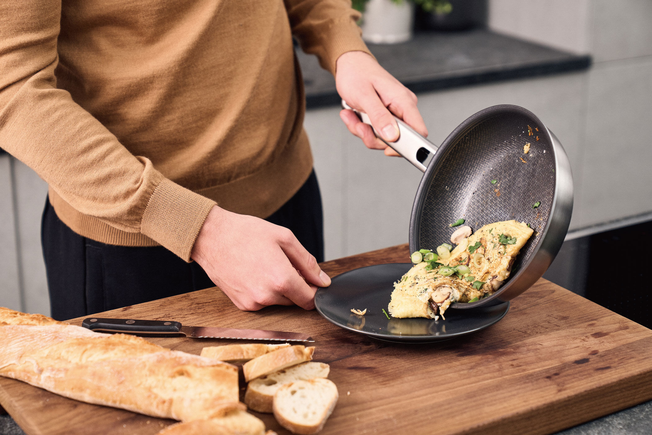 Zwilling ツヴィリング 「カラーラ プラス フライパン 20cm」 アルミ セラミックコーティング IH対応 66299-201 ツヴィリング Carrara plus フライパン | ツヴィリング公式オンライン