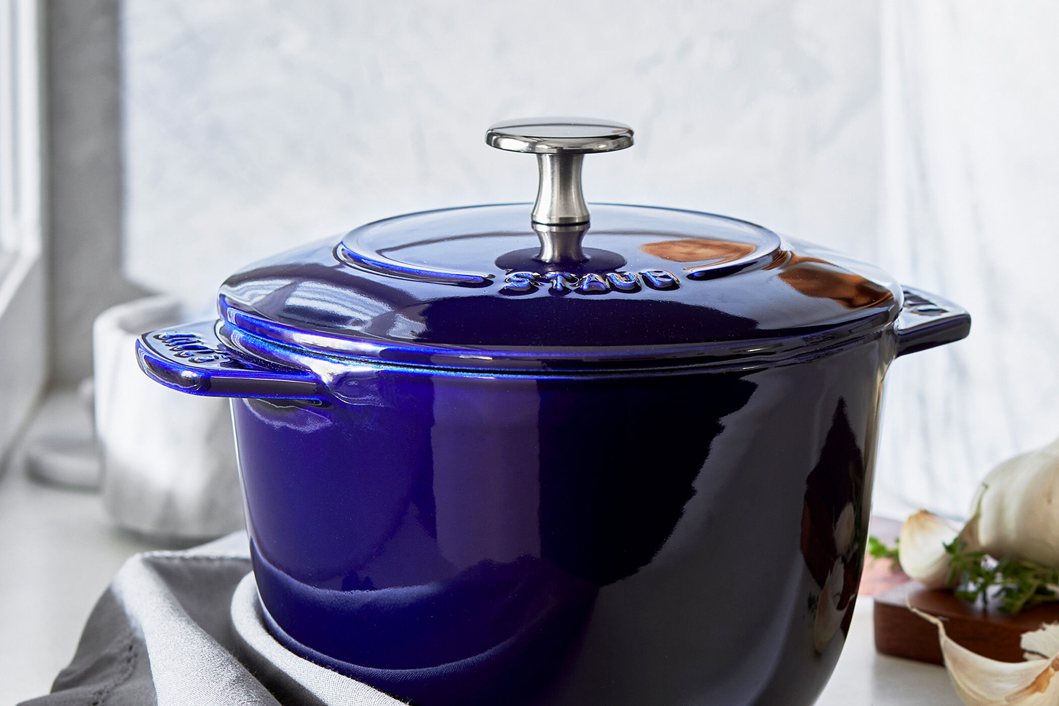 ストウブ（STAUB）の色｜カラーの特徴とキッチンに合う選び方