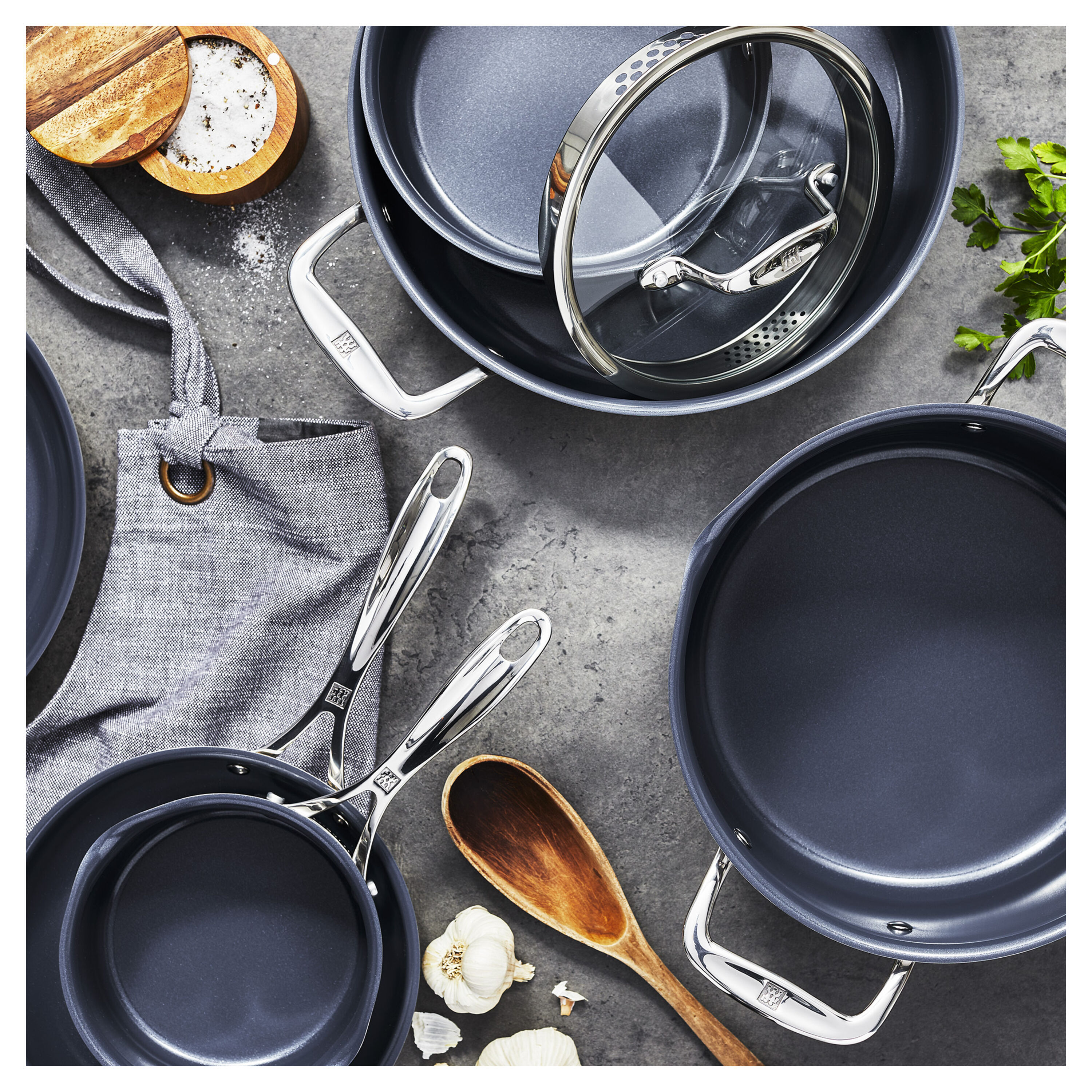 Zwilling Clad Ceramic CFX Dutch Oven - Thumbnail 3