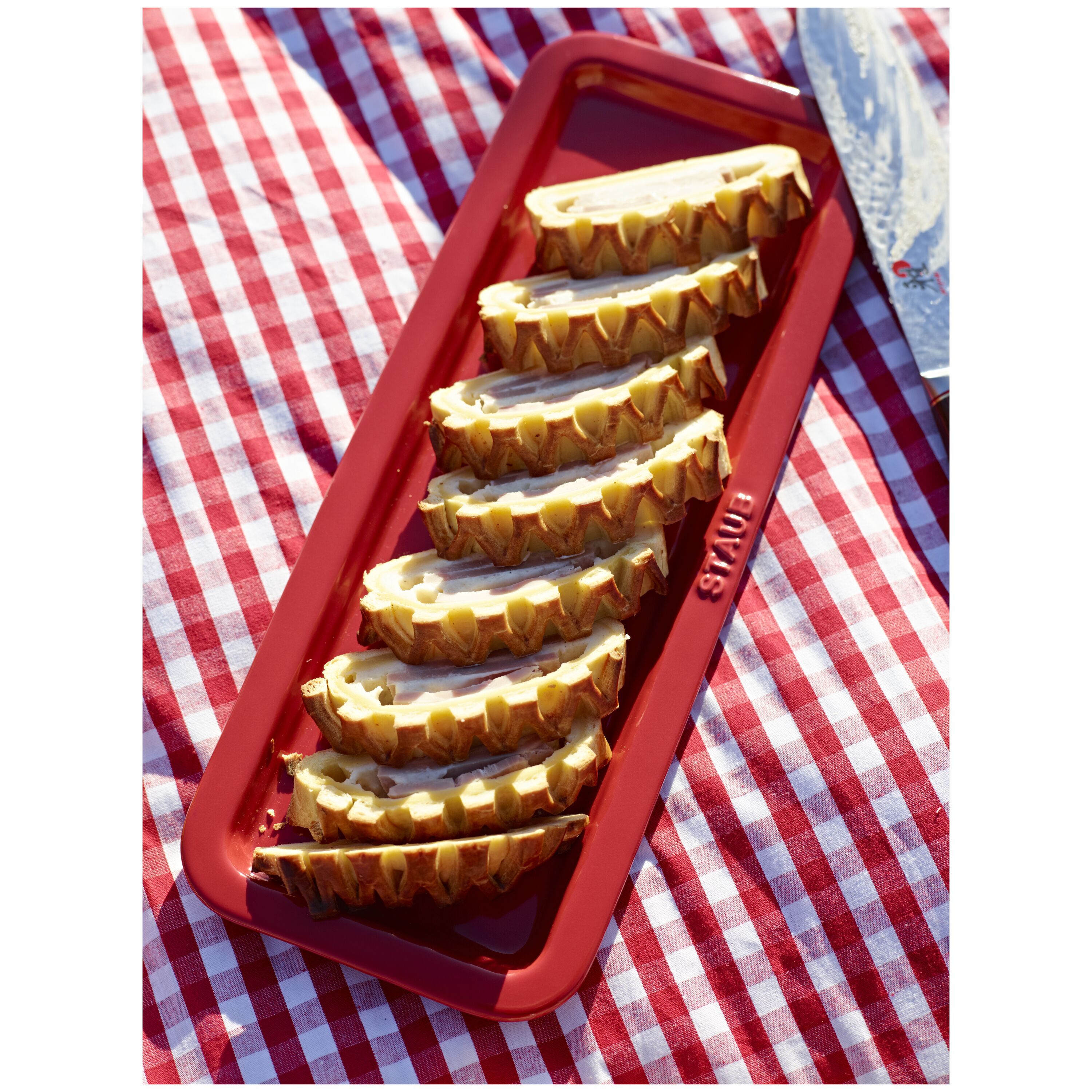 Thumbnail - Staub Ceramique Servierteller 36 cm x 14 cm, rechteckig, Kirsch-Rot, Keramik