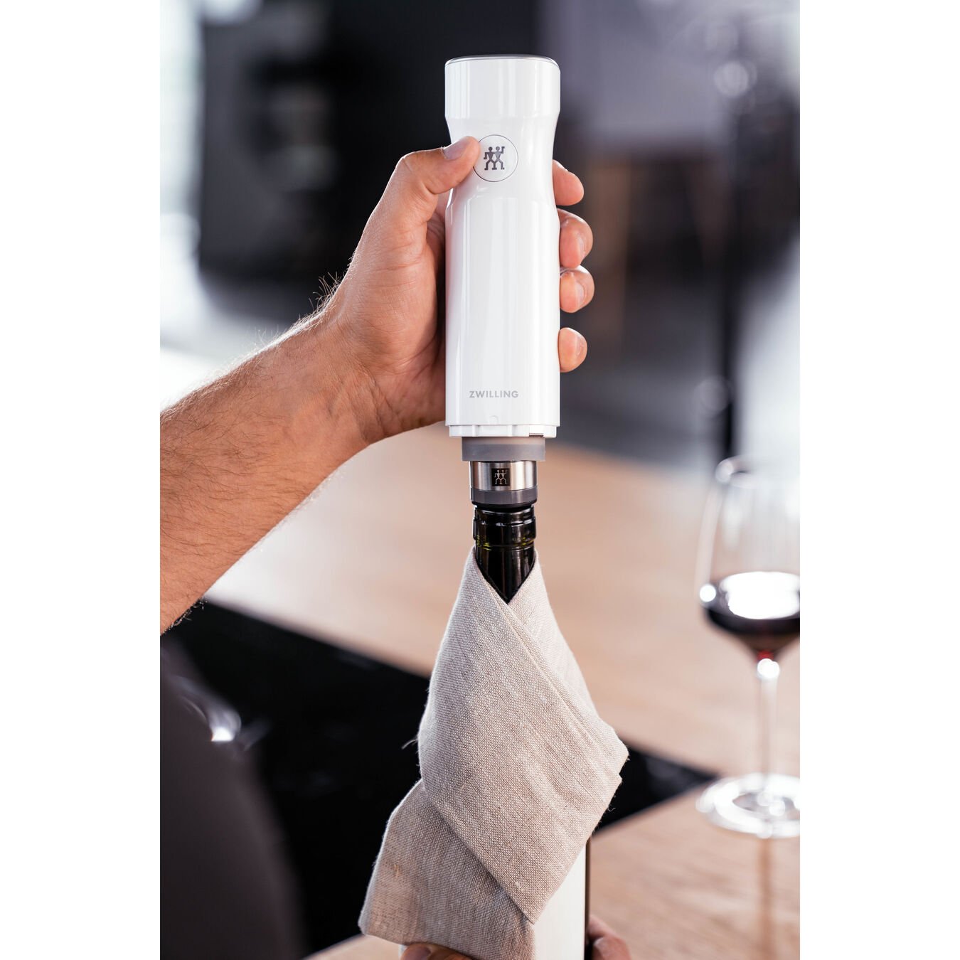 Vacuum wine sealer,,large 5
