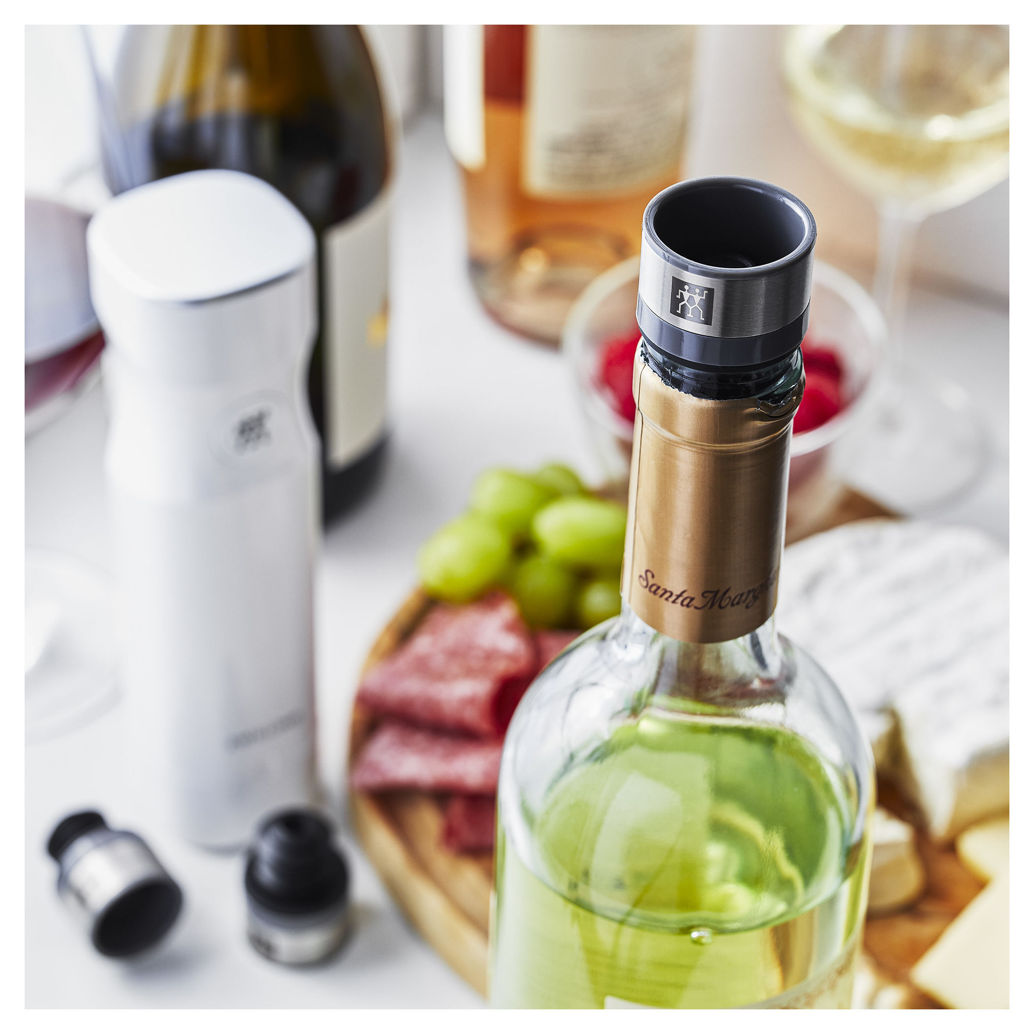 Reusable Vacuum Rubber Sealer Wine Stoppers 2 Pieces Stainless Steel Wine Bottle Plug Saver Keeps Wine Fresh