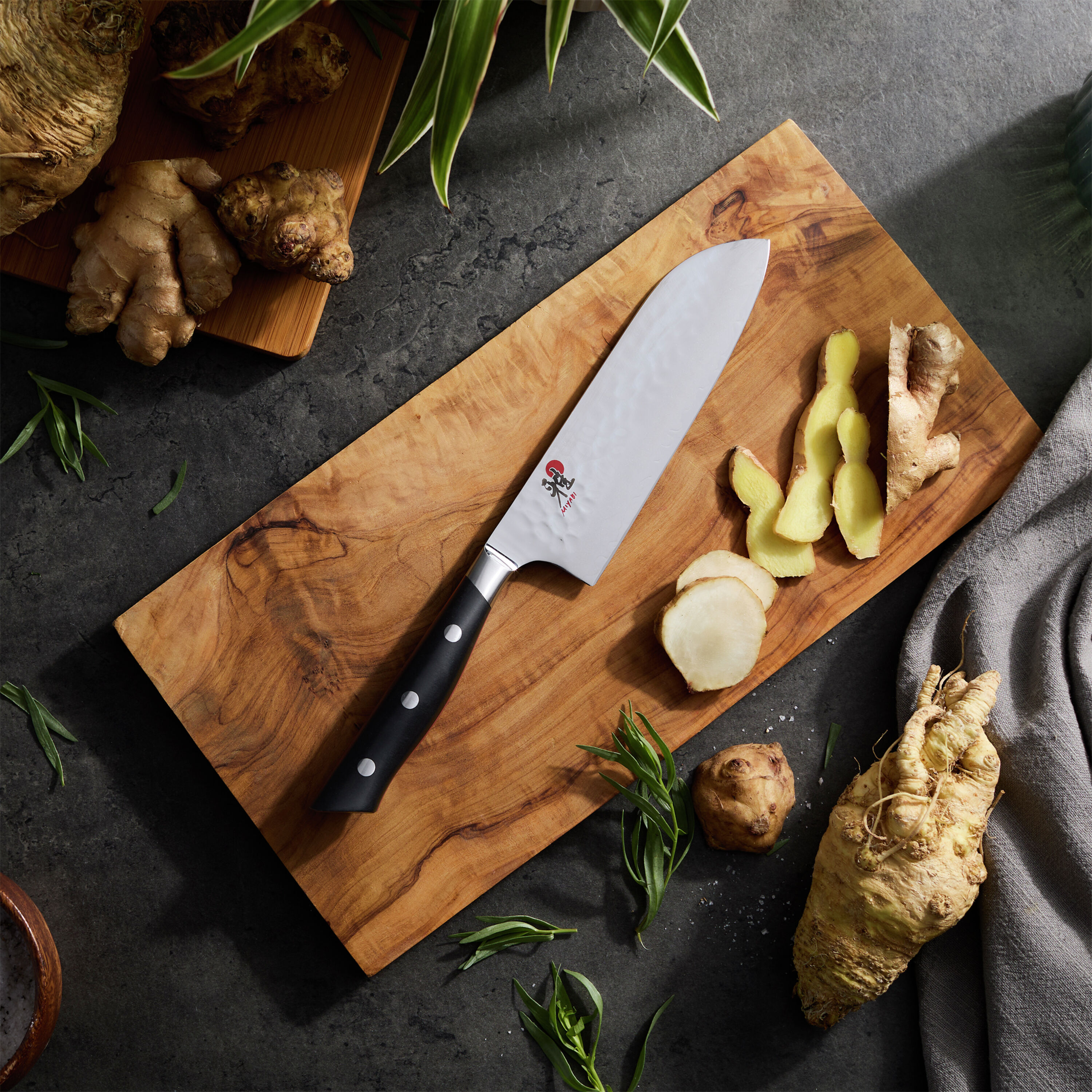 Buy MIYABI HISHO 400FCT Santoku | ZWILLING.COM