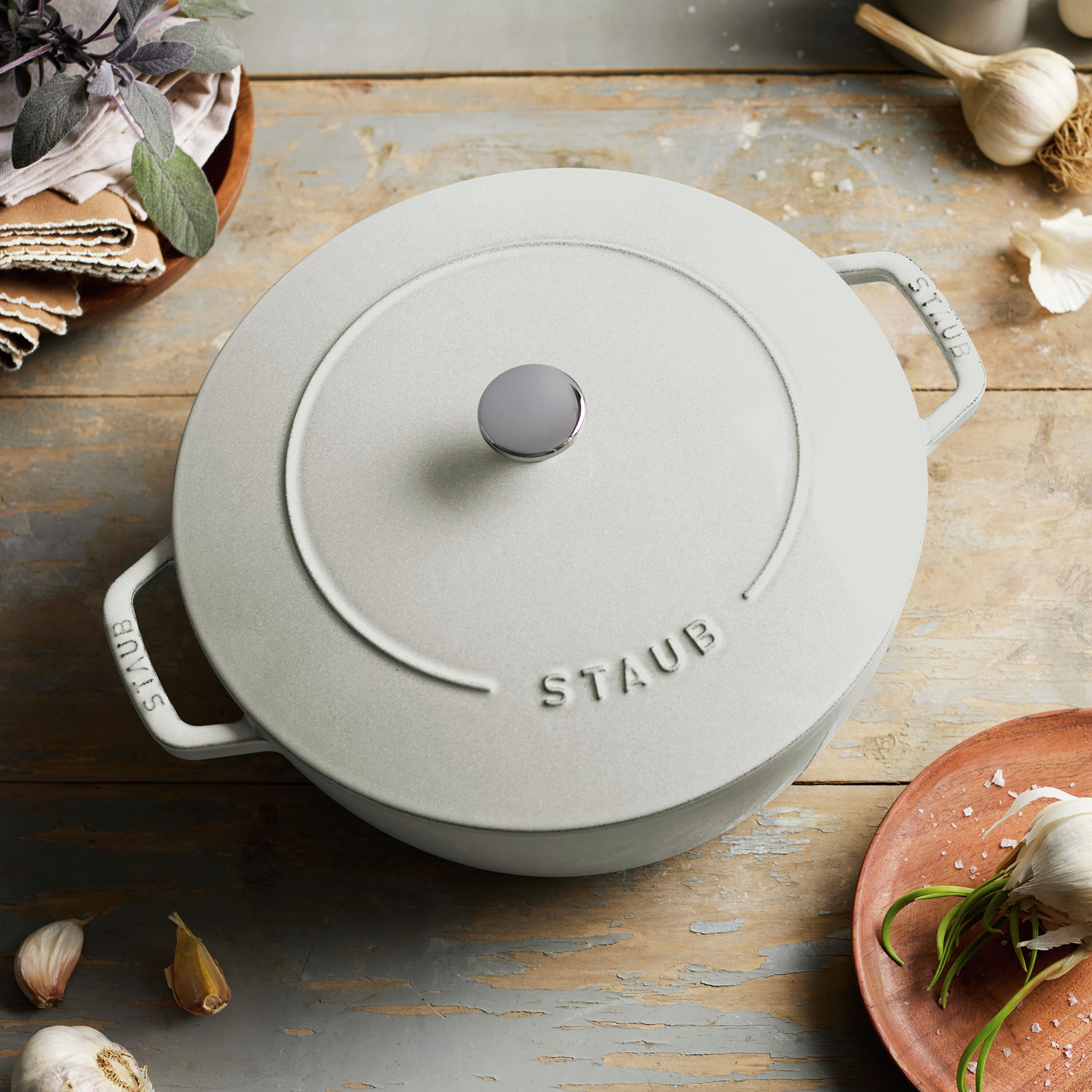 Staub Essential French Oven - Thumbnail 2