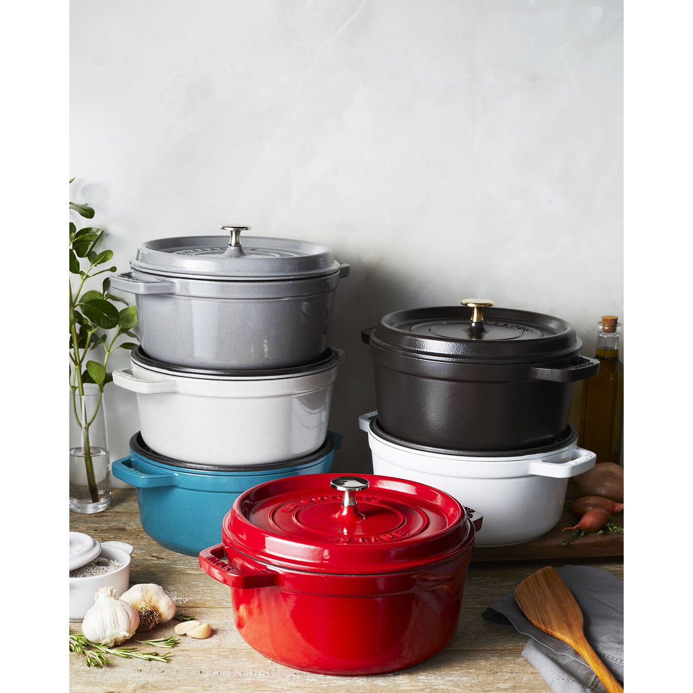 3.8 l cast iron round Cocotte, cherry - Visual Imperfections,,large 7