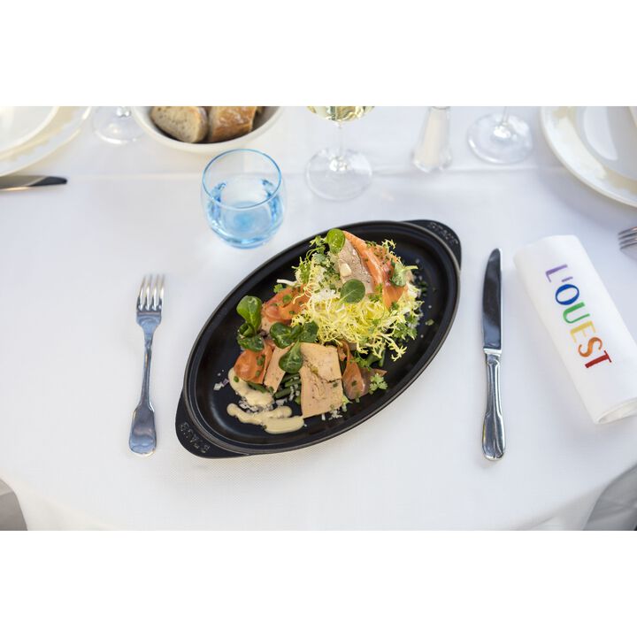 Specialities, 700 ml cast iron oval Oven dish with lid, black - Visual Imperfections, large 2