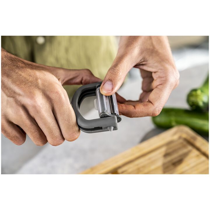 Buy ZWILLING Z-Cut 5-in-1 peeler | ZWILLING.COM