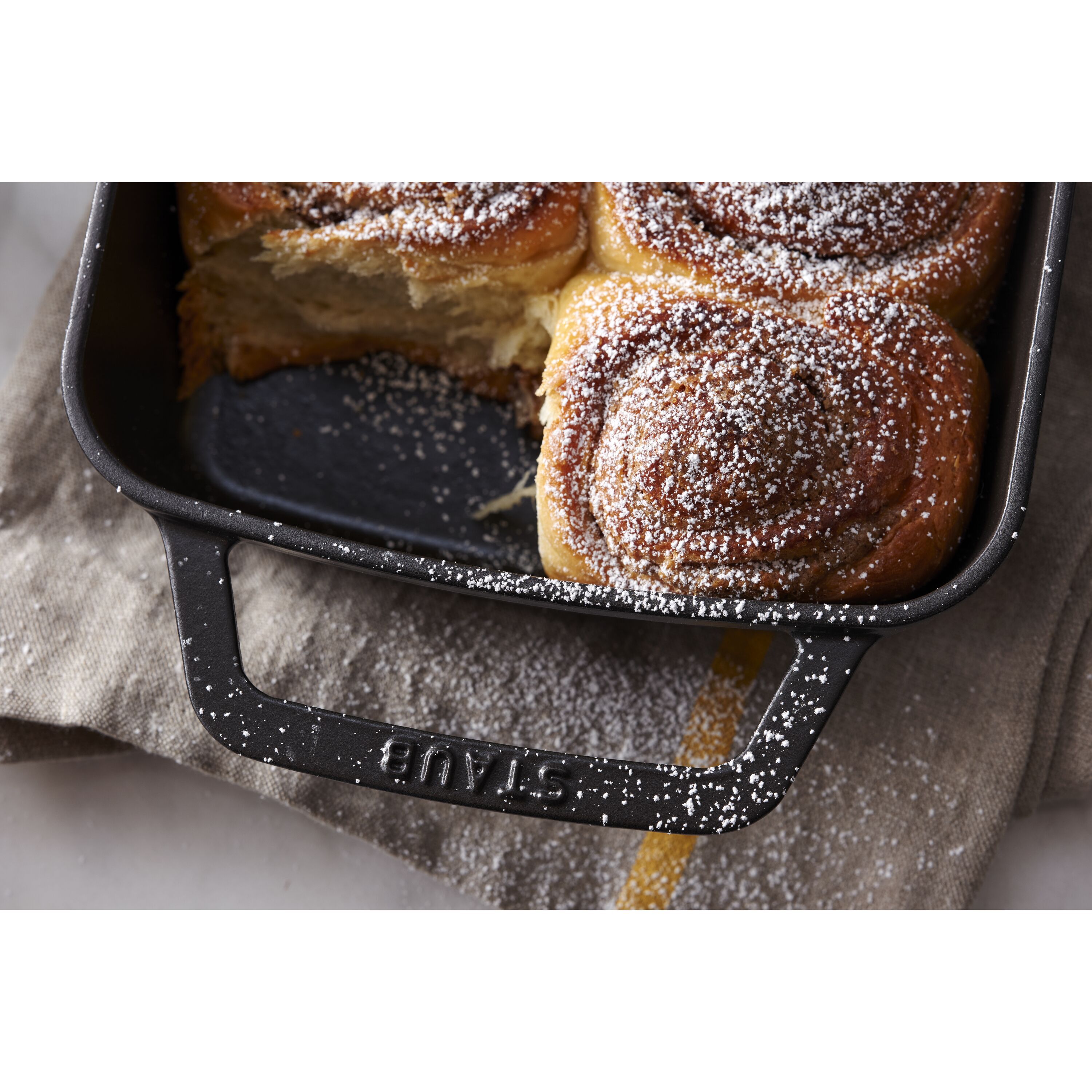 Staub Cast Iron Roasting Pan - Thumbnail 4
