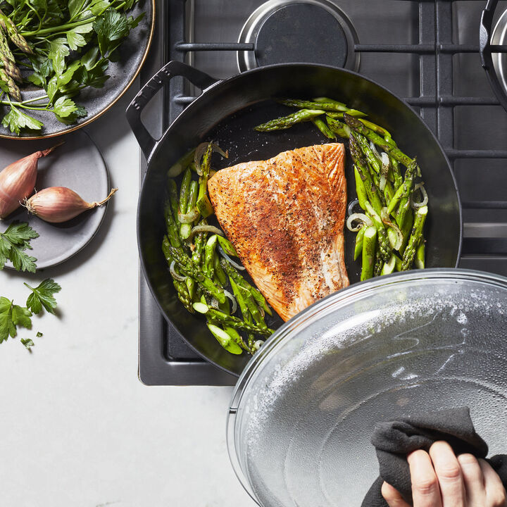 Cast Iron, 3.5 qt, Braiser With Glass Lid, Lilac, large 2