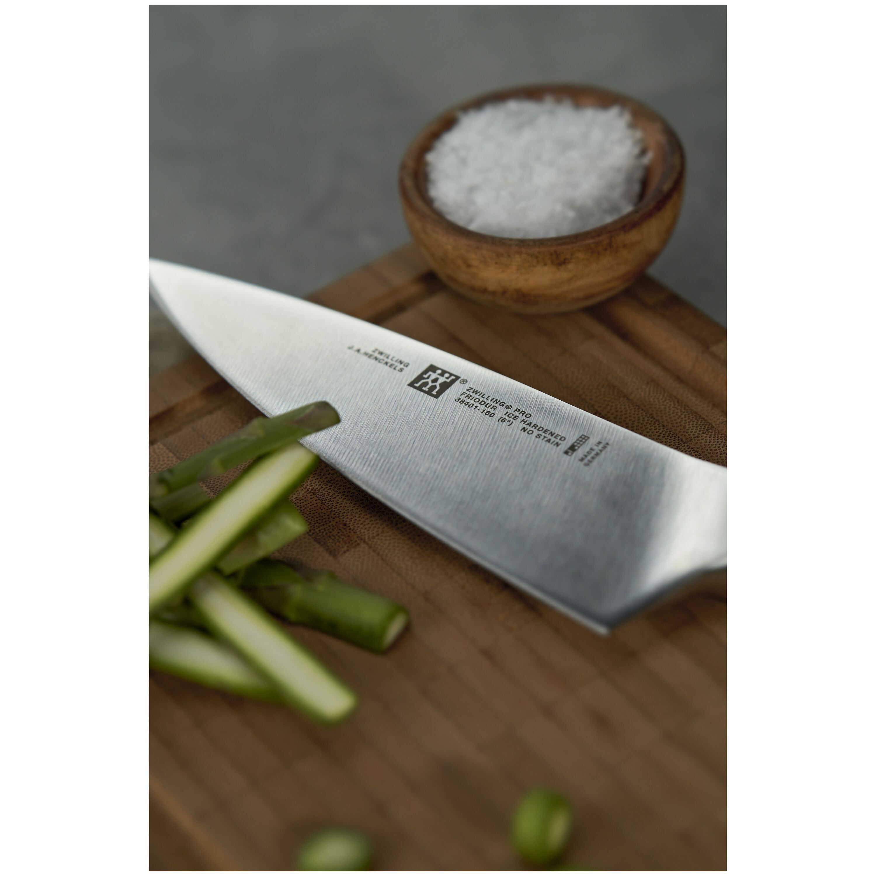 ZWILLING J.A. HENCKELS Pro Chef's Knife - Thumbnail 5