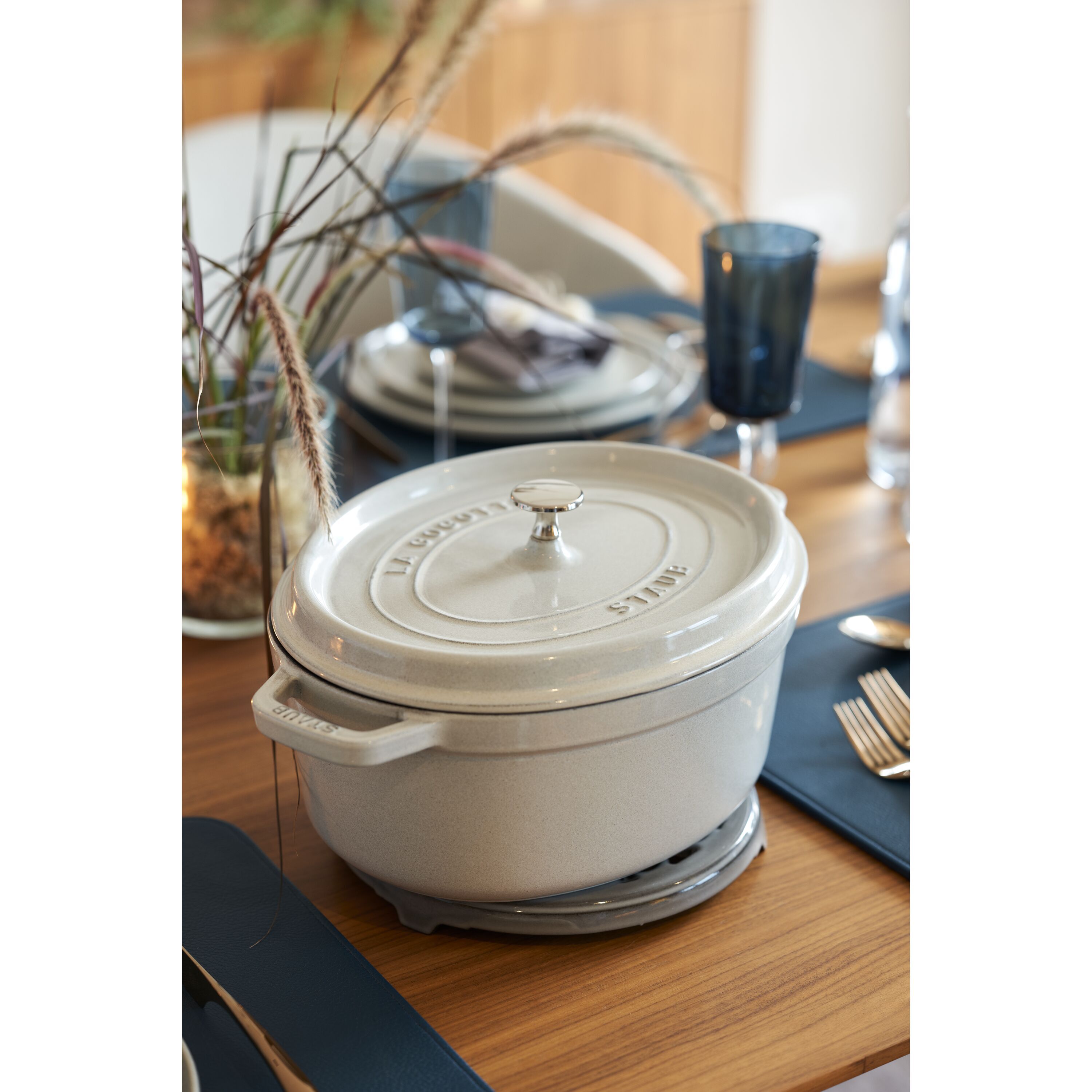 オーバル 23cm| 鋳物ホーロー鍋| ストウブ(STAUB)公式通販