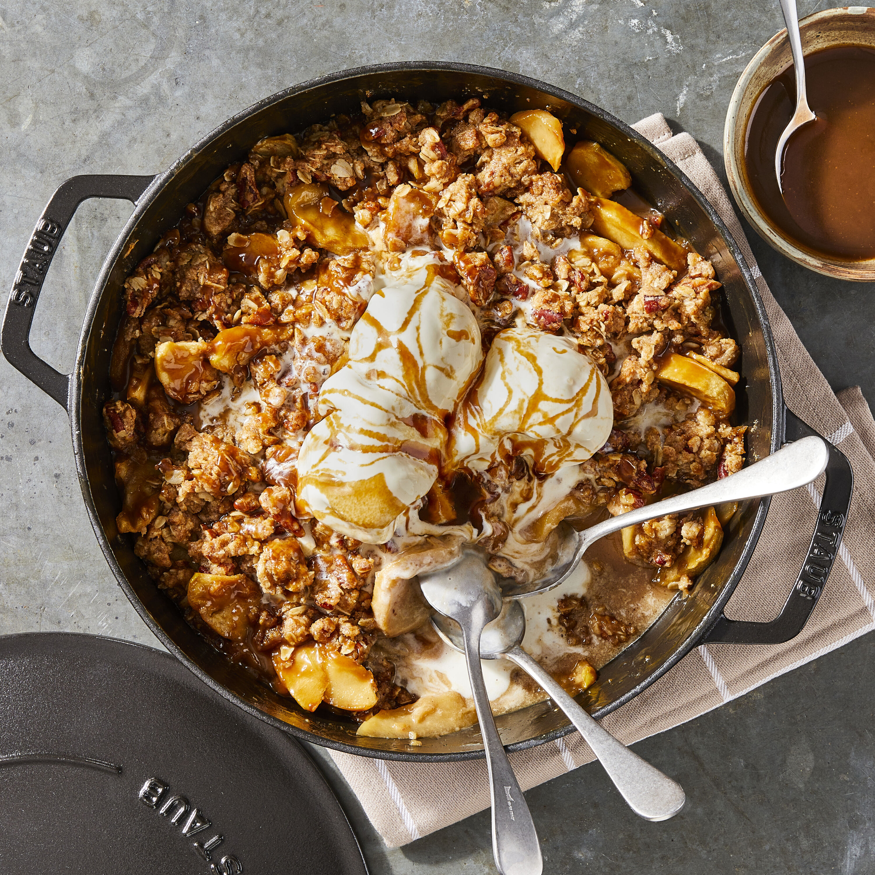 Staub x Smitten Kitchen Cast Iron Braiser - Thumbnail 2