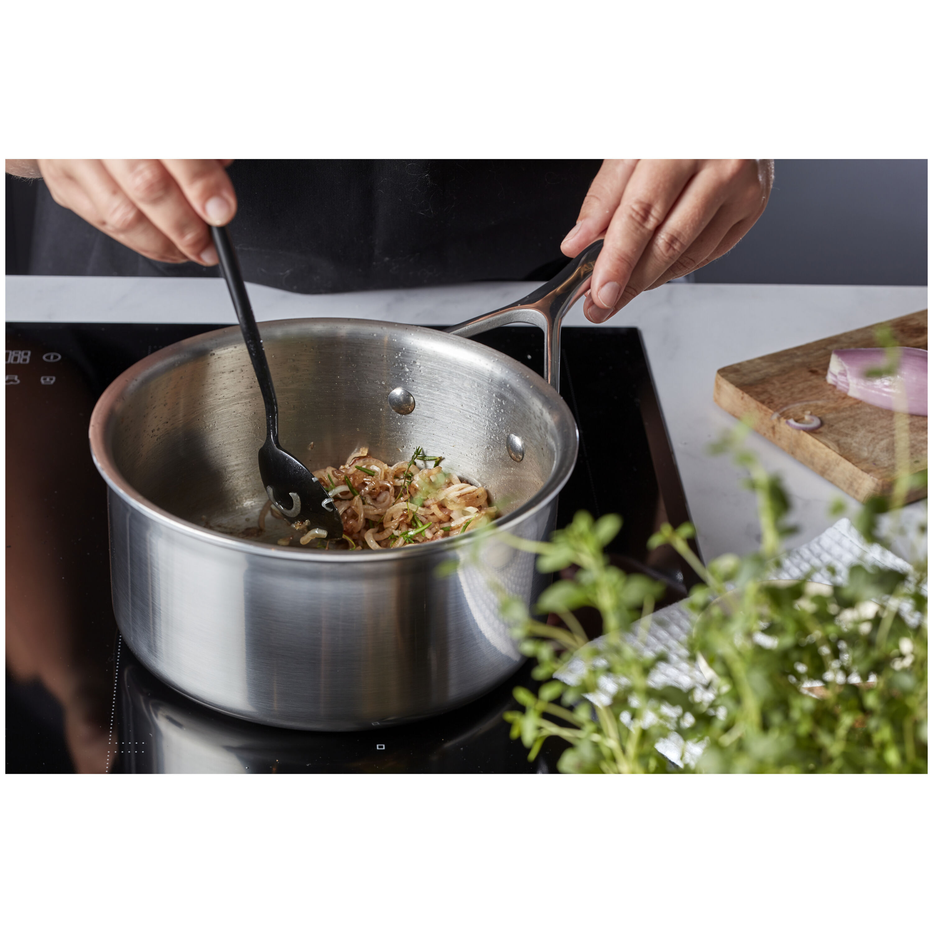 Demeyere Essential 5 Steelpan 16 cm / 1,5 l - Essential 5 - Demeyere