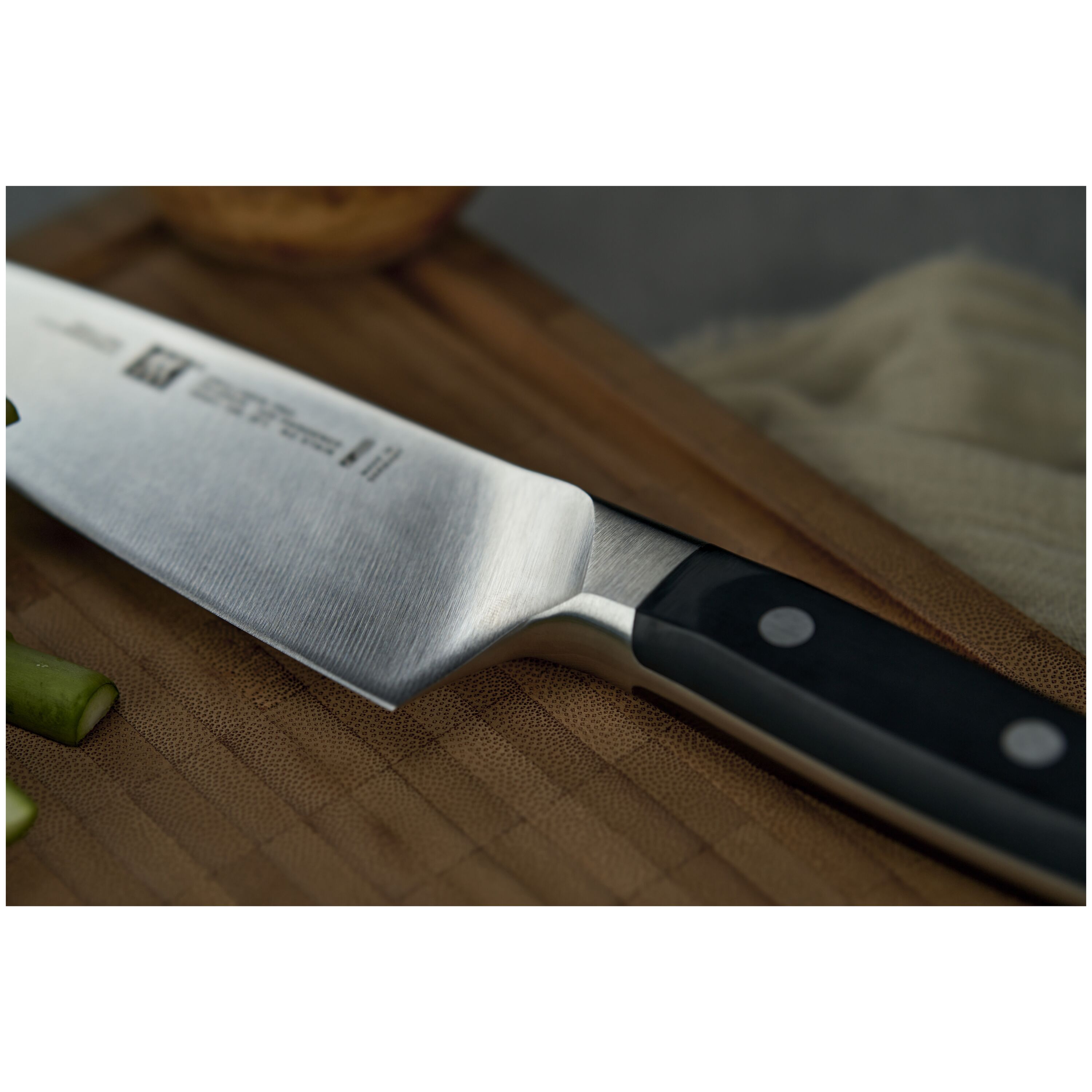 ZWILLING J.A. HENCKELS Pro Chef's Knife - Thumbnail 4