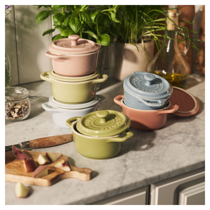 Ceramique, 6 Piece ceramic Cocotte set macaron, mixed Colours, large 2