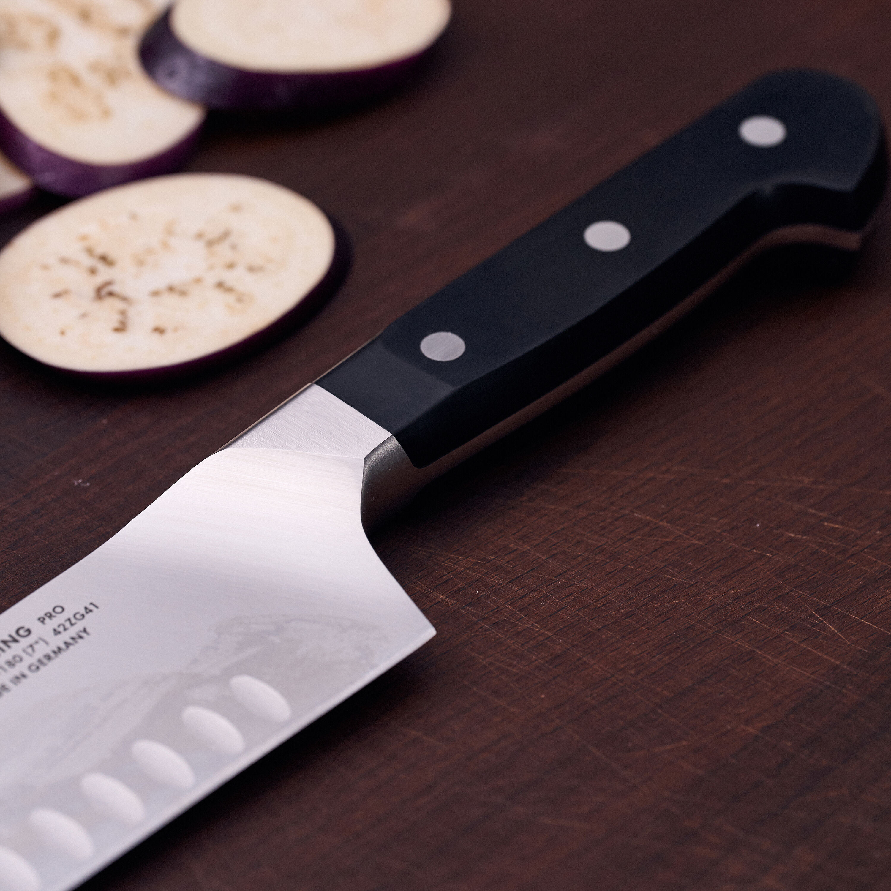 ZWILLING Pro Santoku Knife - Thumbnail 3