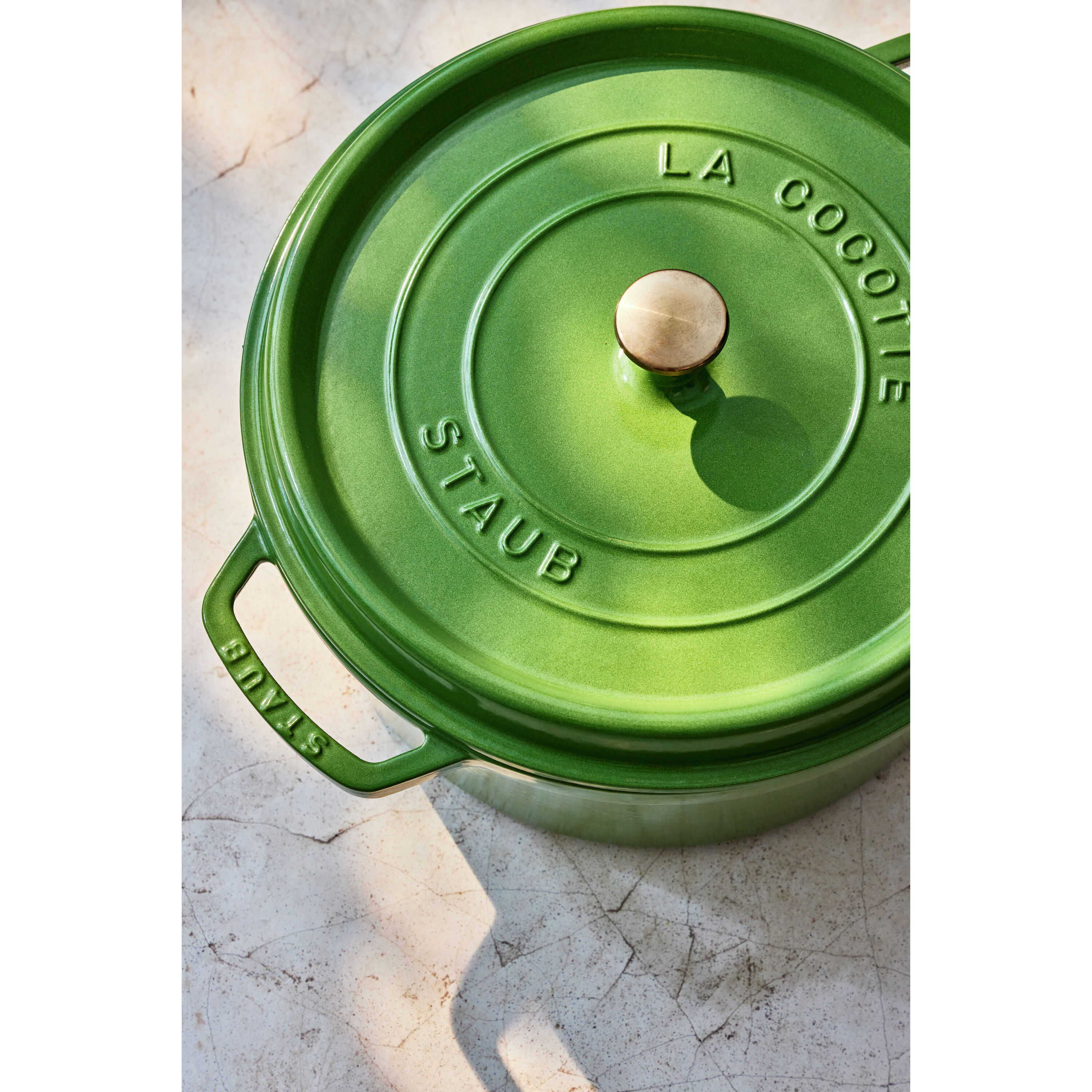 Buy Staub Cast Iron - Round Cocottes Cocotte | ZWILLING.COM