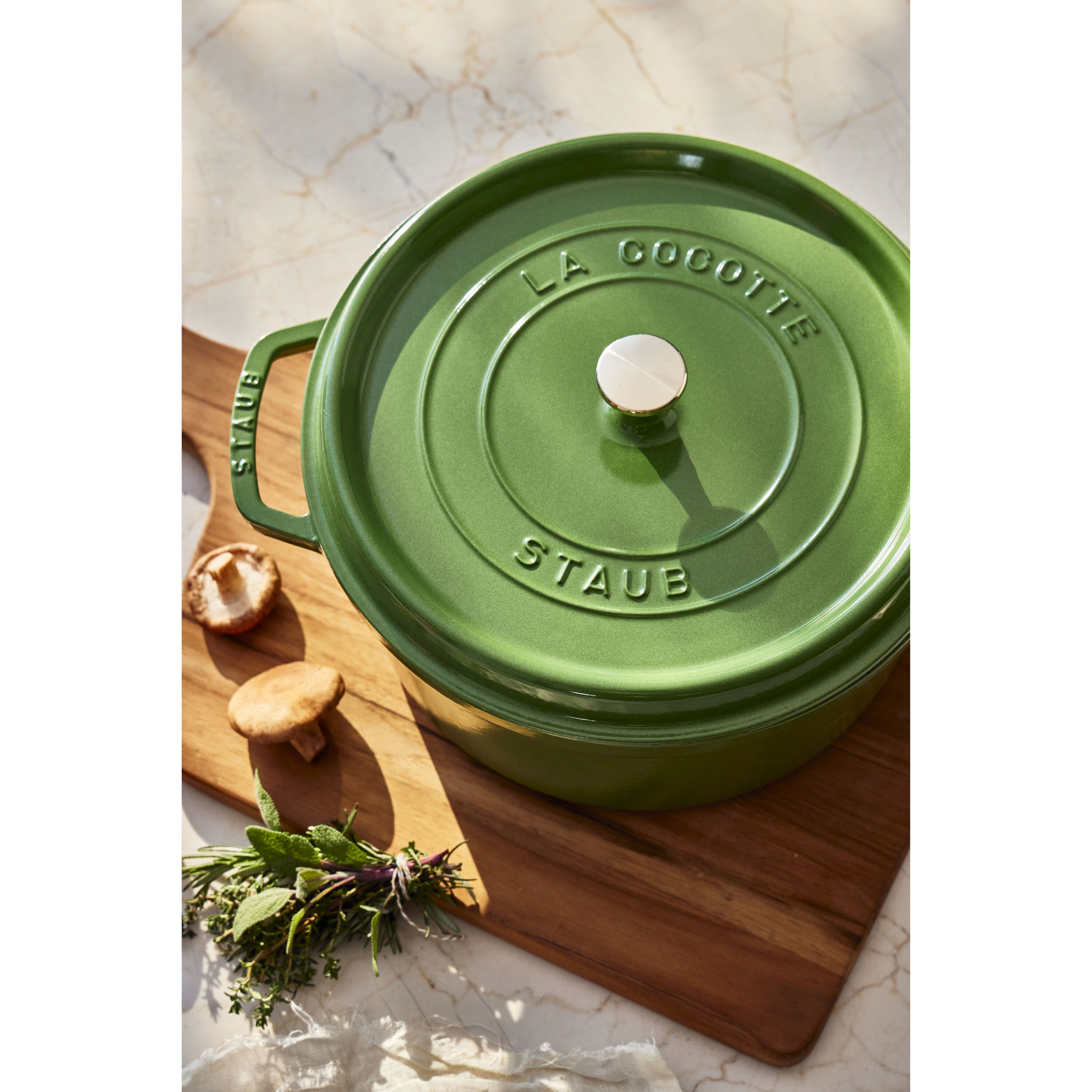 Buy Staub Cast Iron Cocotte | ZWILLING.COM