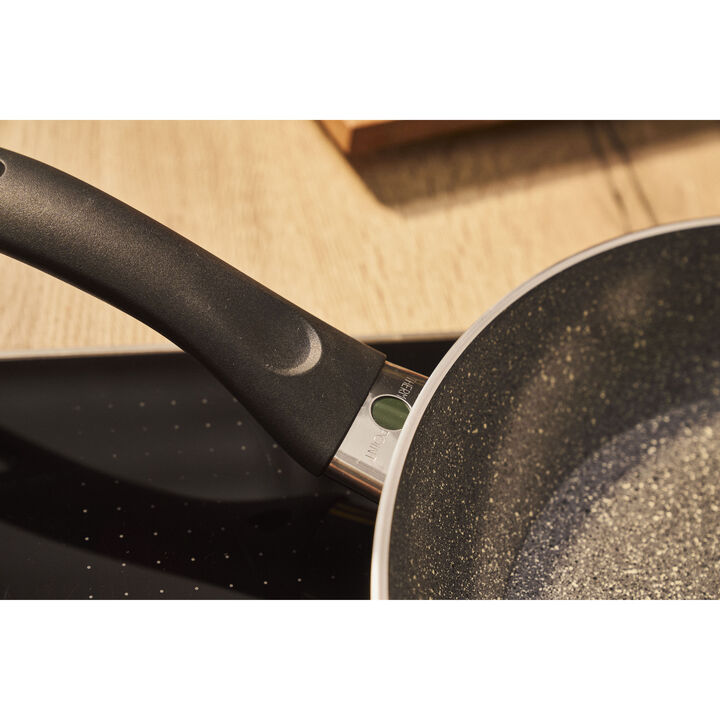 Bologna Ceramic, 24 cm / 9.5 inch aluminum Frying pan, large 3