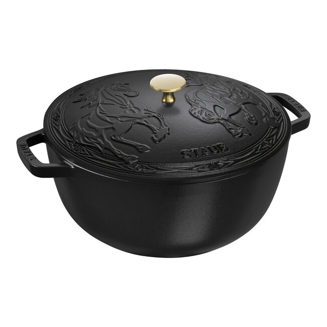 5.25 qt, Essential French Oven with Horse Lid, black matte