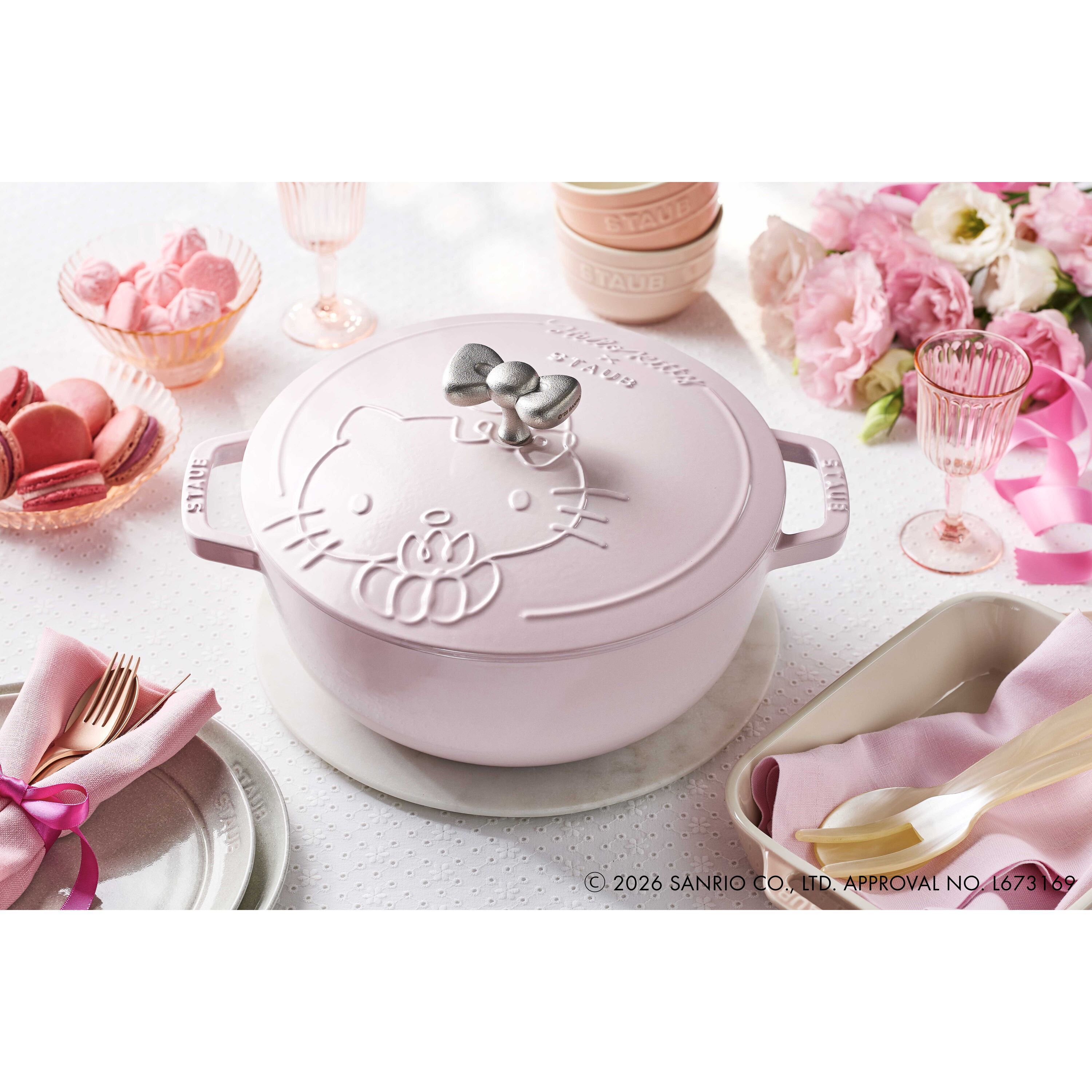 Staub × Sanrio characters| 鋳物ホーロー鍋| ストウブ(STAUB)公式通販