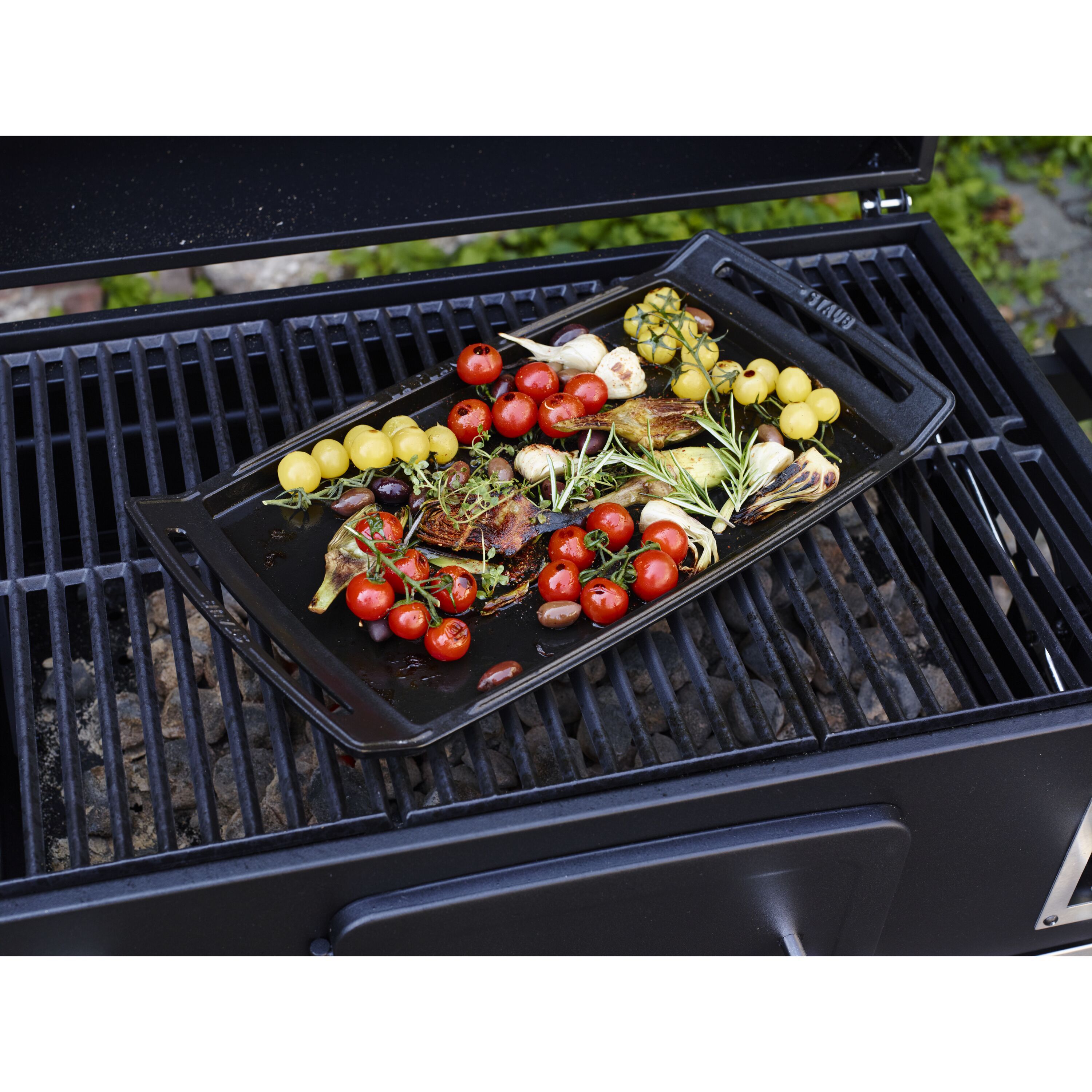 Staub Cast Iron Fry Pan - Thumbnail 4
