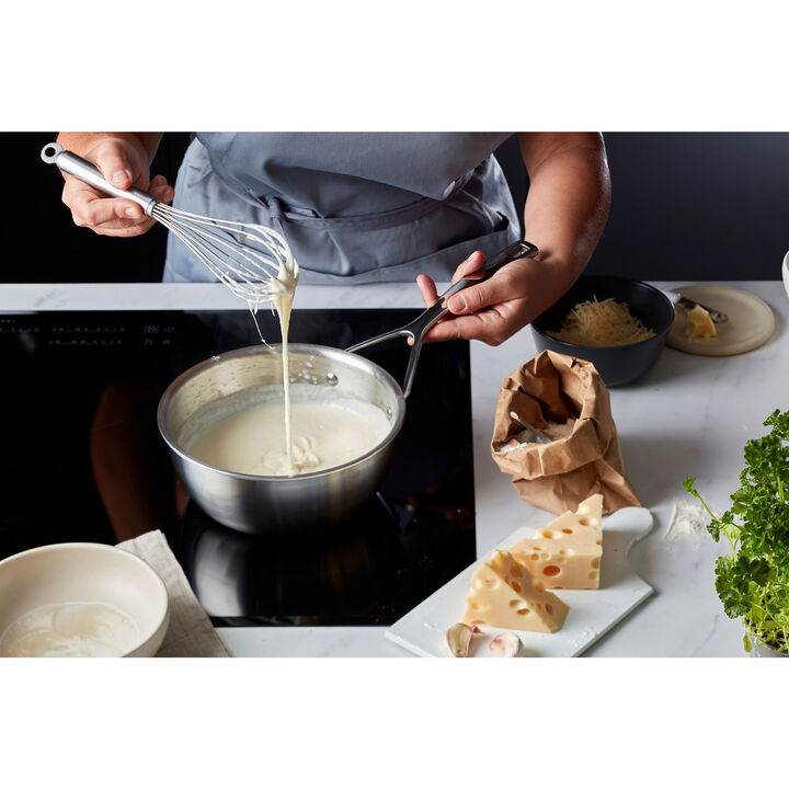 Essential 5, Sauteuse conisch 18 cm / 1,5 l, large 2