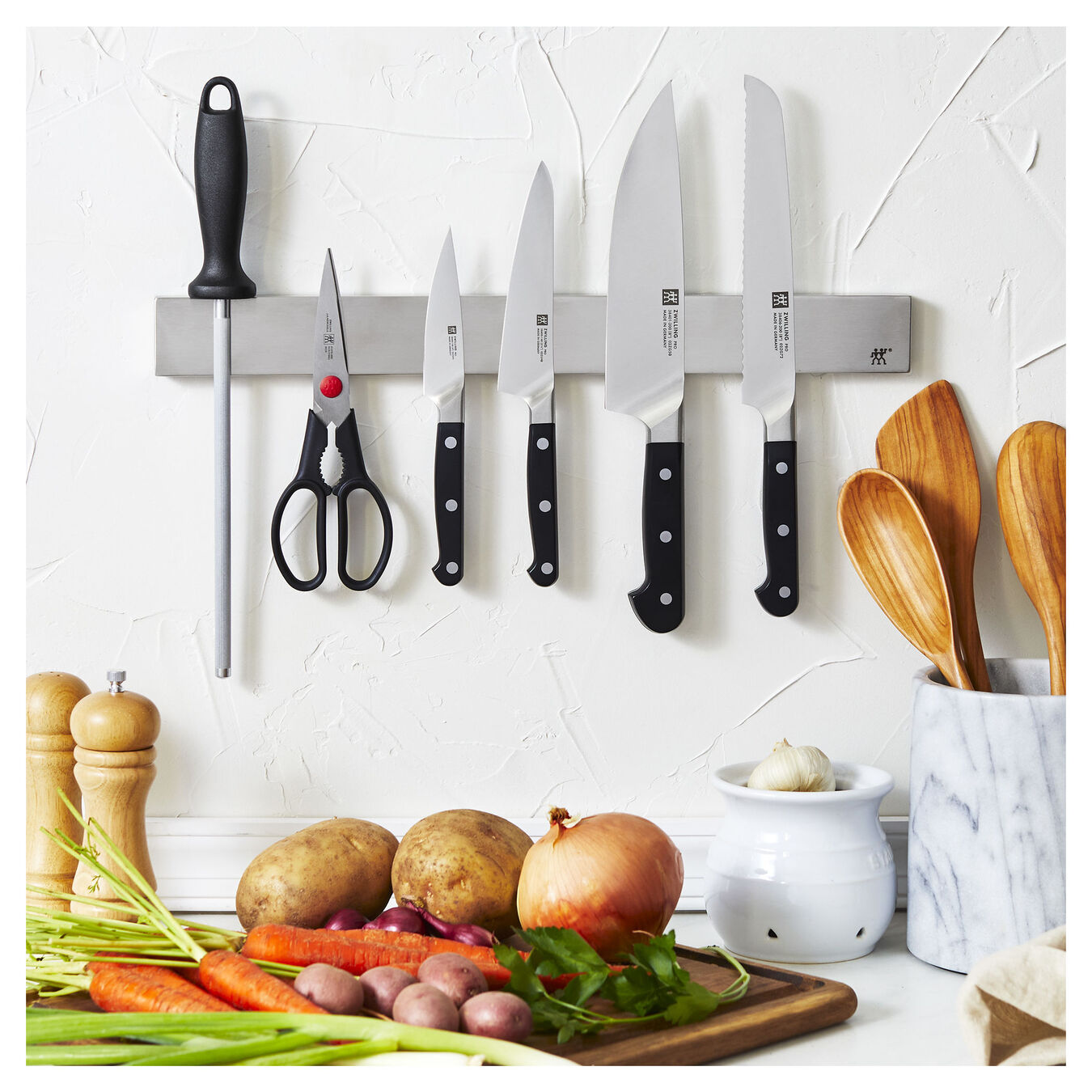 7-pc, Set with 17.5" Stainless Magnetic Knife Bar,,large 3