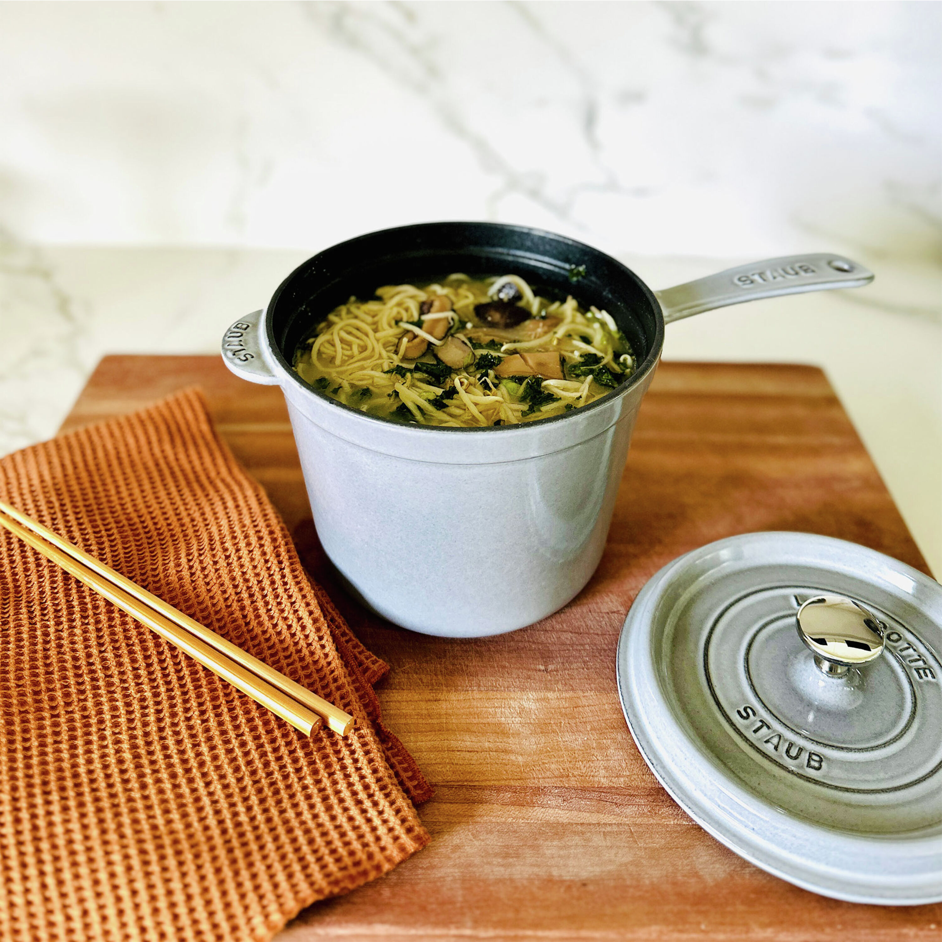 STAUB ストウブ　ソースパン　グレー　ユーズド 40510316 ストウブ ソースパン STAUB(ストウブ) グレー色 容量