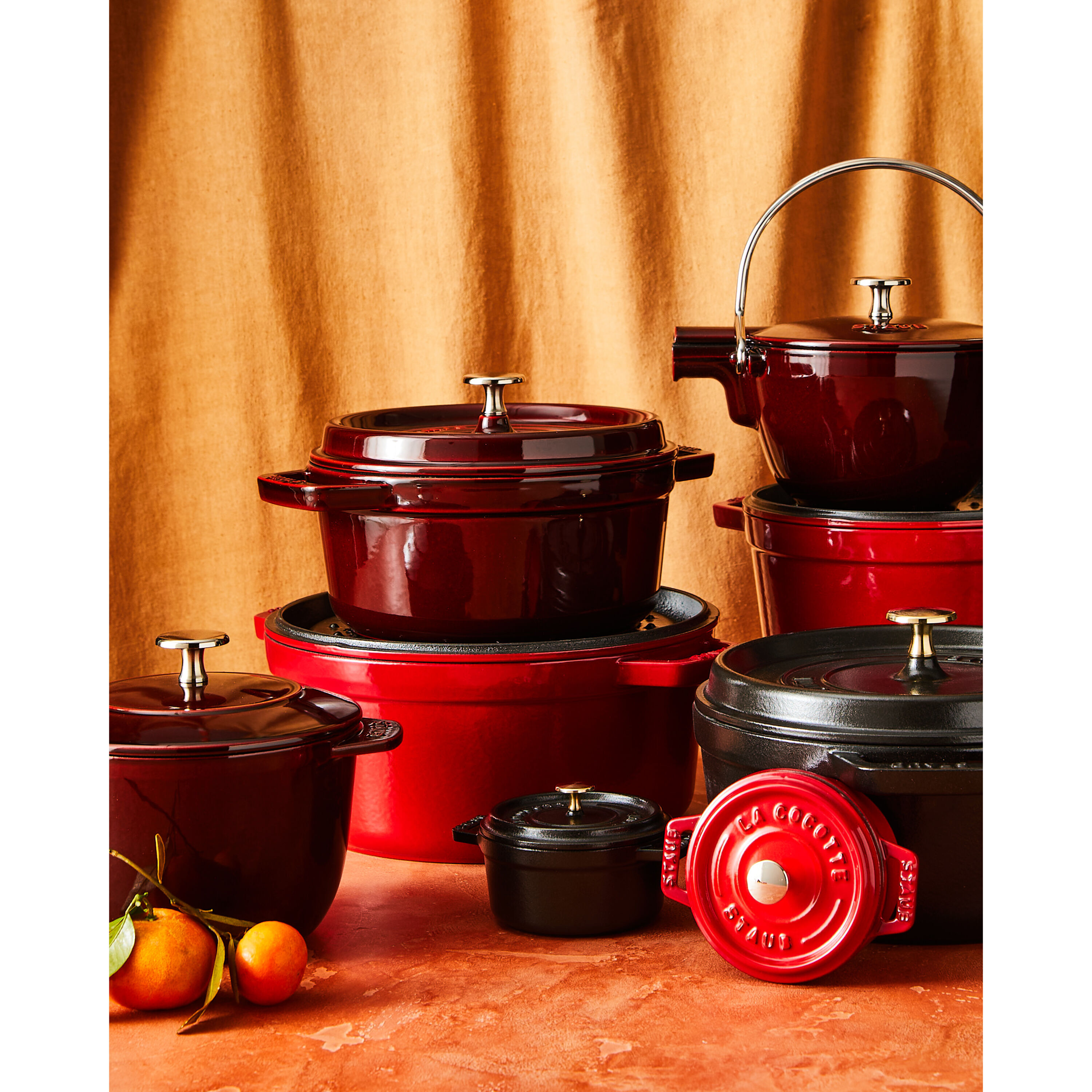 Staub Cast Iron Round Cocotte - Thumbnail 4
