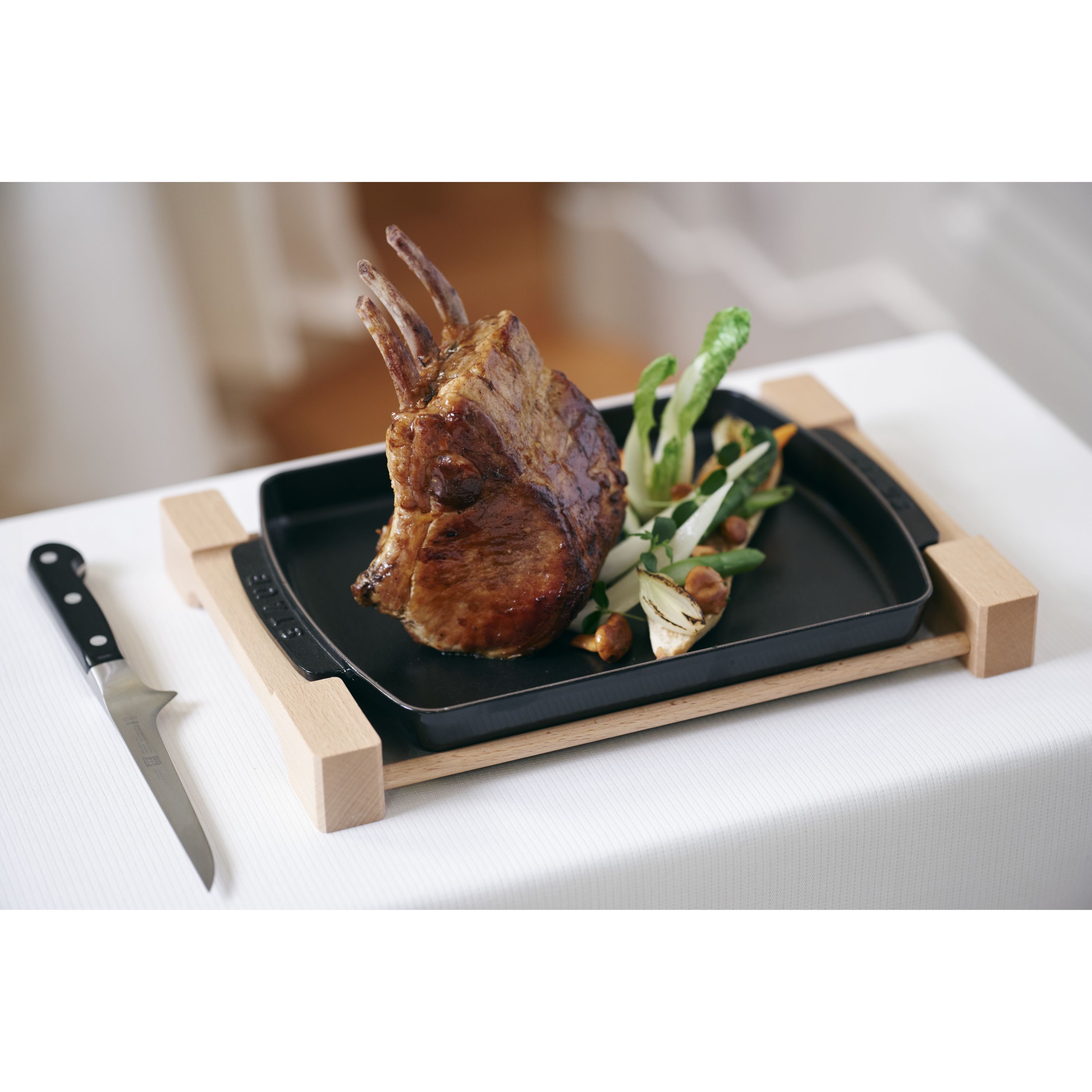 【新品】STAUB SERVING サービングプレート （33㎝x 22㎝）鋳鉄 サービングディッシュ| 鋳物ホーロー鍋| ストウブ(STAUB)公式通販