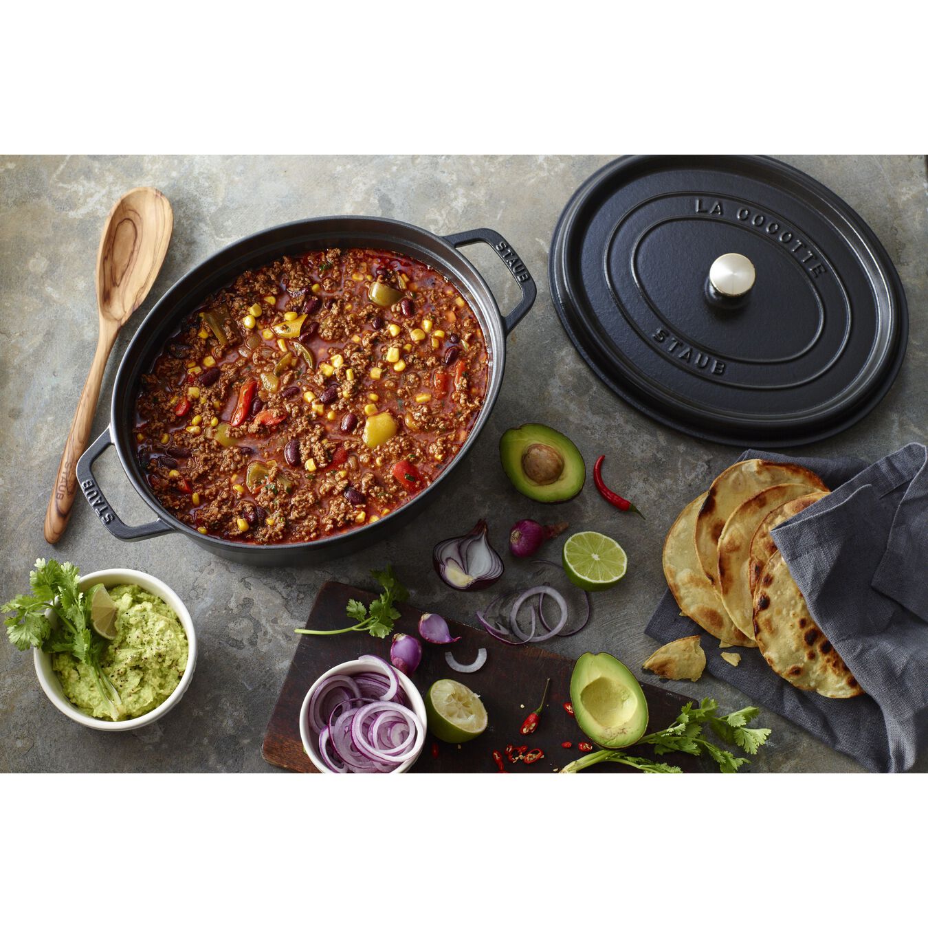 5.5 l cast iron oval Cocotte, black - Visual Imperfections,,large 6