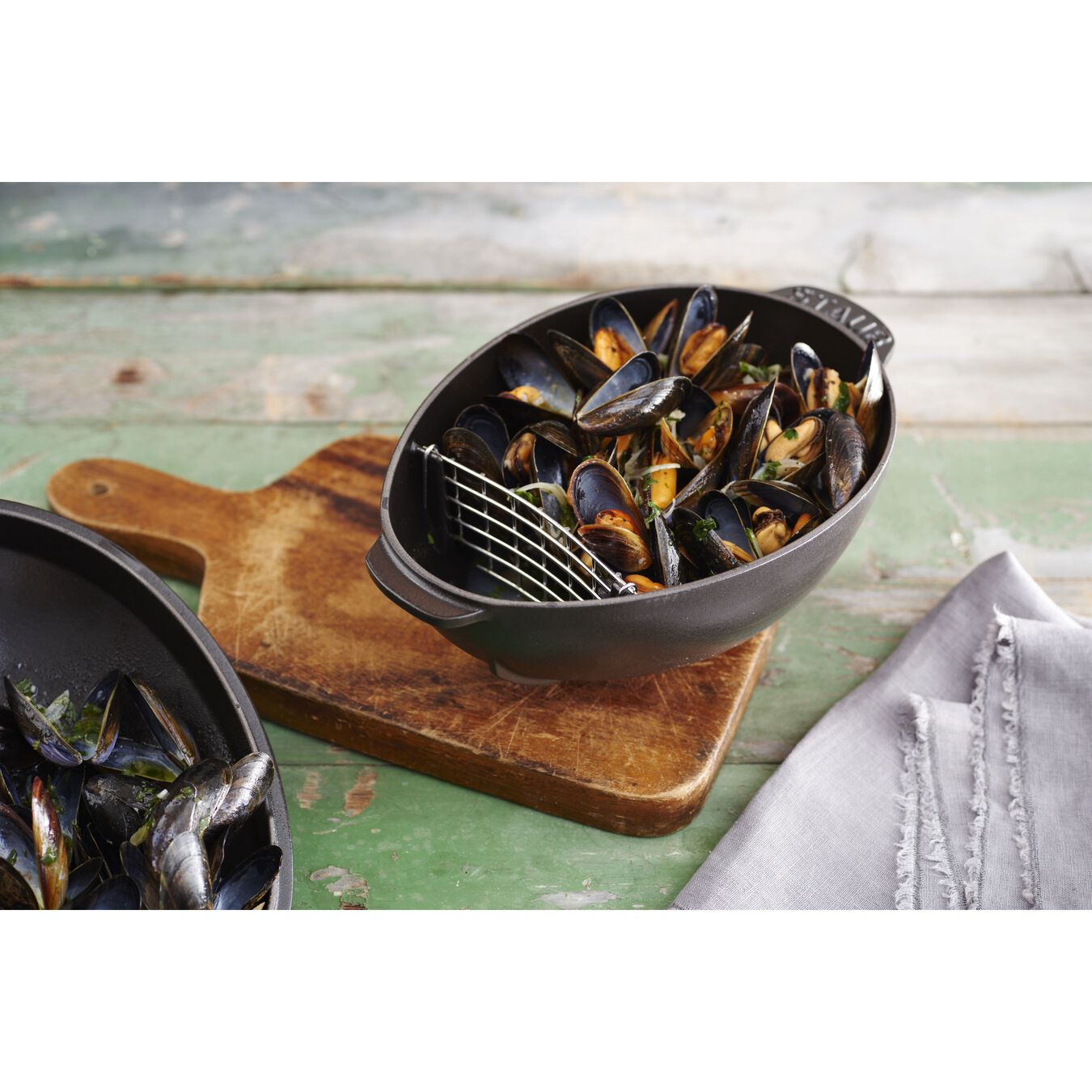 2 l cast iron oval Mussel pot, black - Visual Imperfections,,large 4