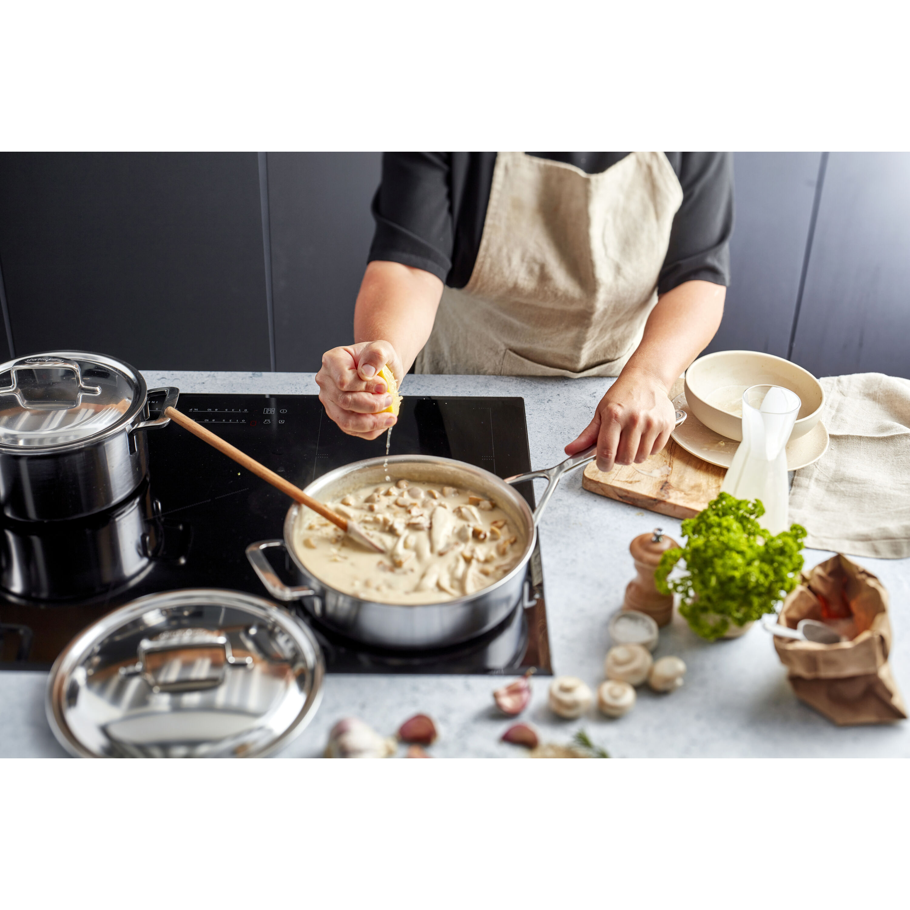 Demeyere Intense 5 Sauteerpan met deksel 24 cm / 2,8 l - Intense 5 - Demeyere
