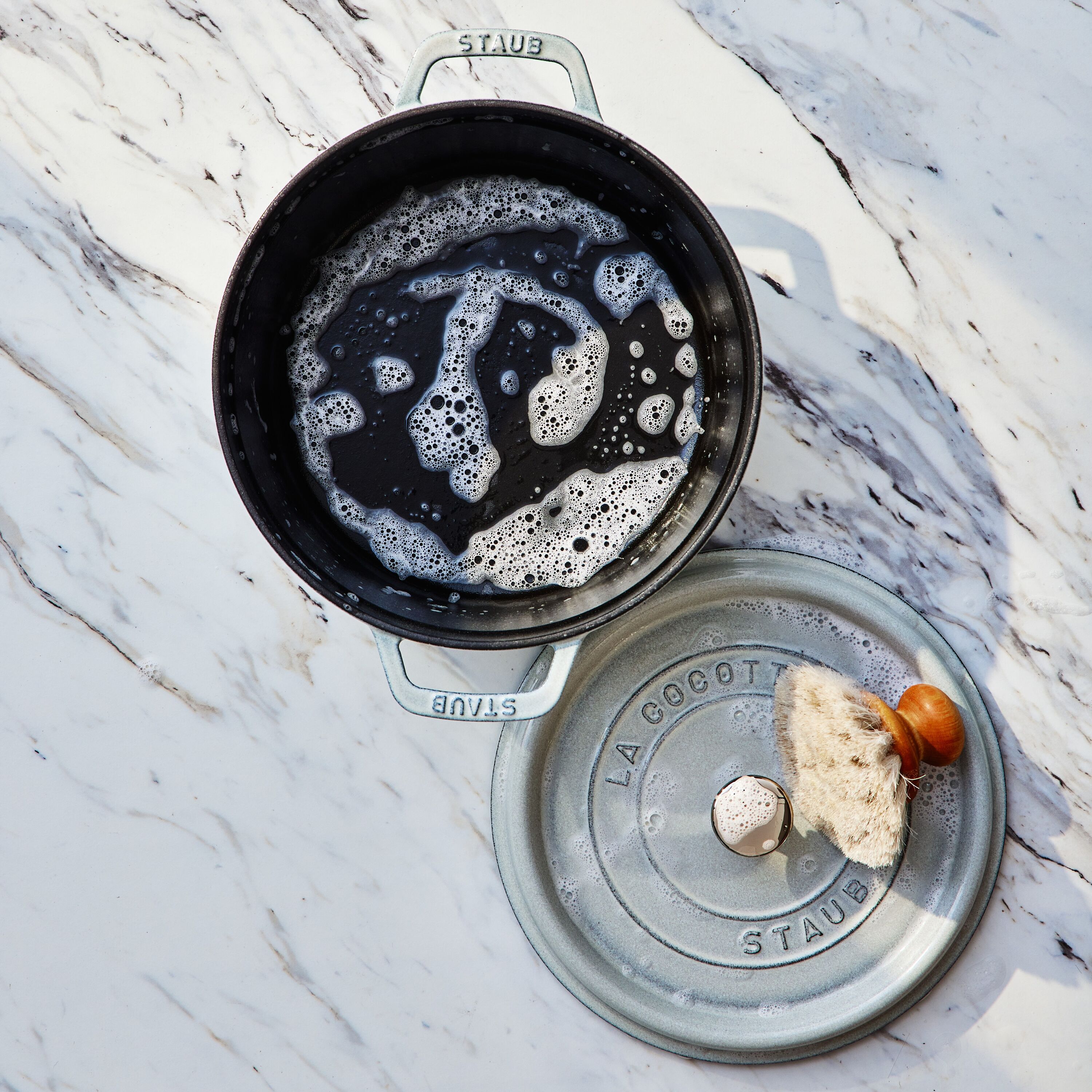 ストウブ ココット ラウンド 24cm| 鋳物ホーロー鍋| ストウブ(STAUB
