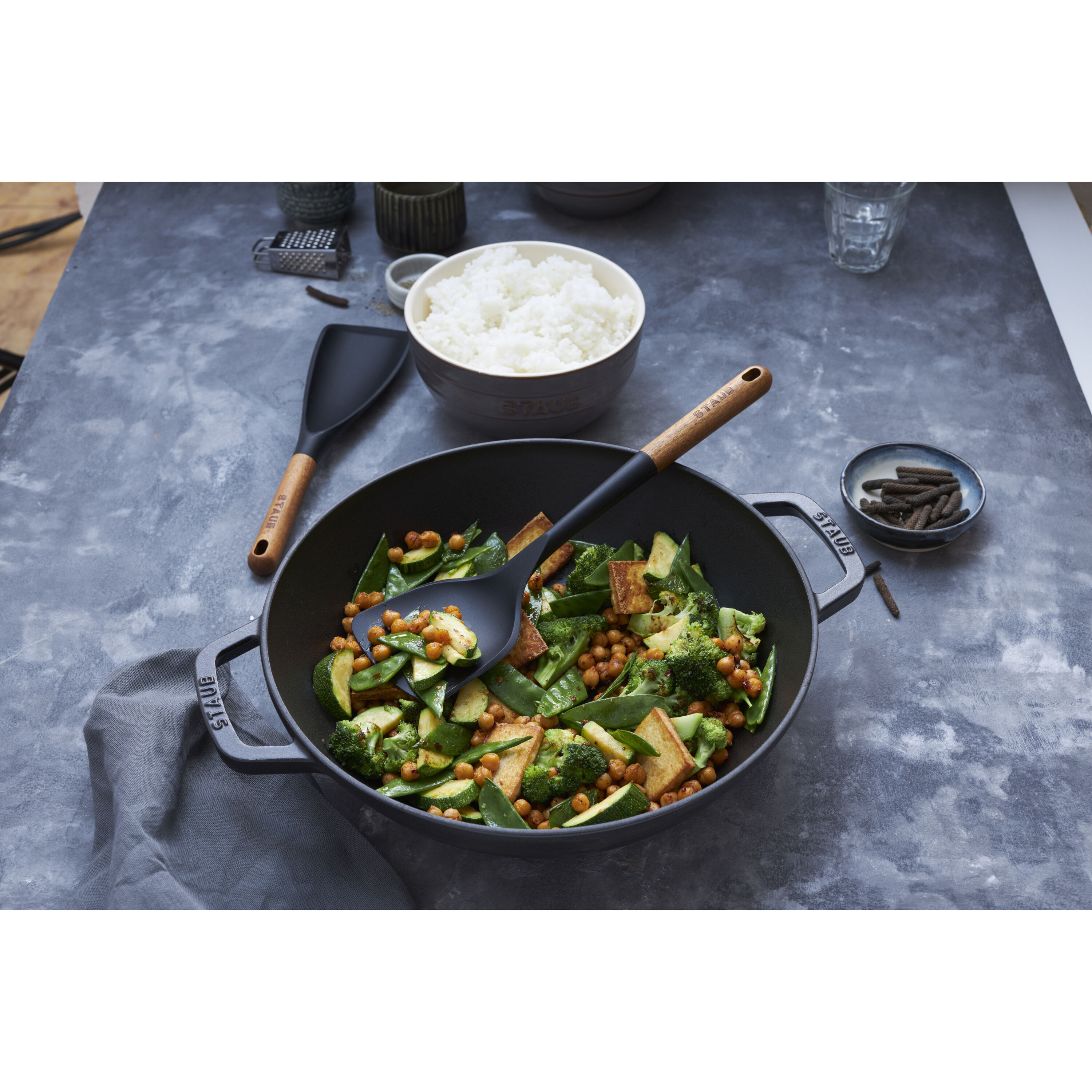 Staub Cast Iron Wok - Thumbnail 5