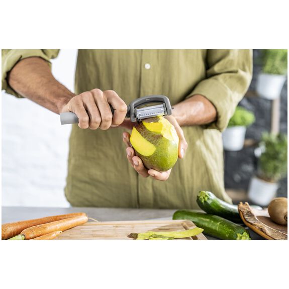 Buy ZWILLING Z-Cut 5-in-1 peeler | ZWILLING.COM