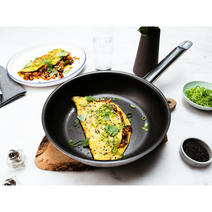 Pro, 24 cm / 9.5 inch 18/10 Stainless Steel Frying pan, large 2