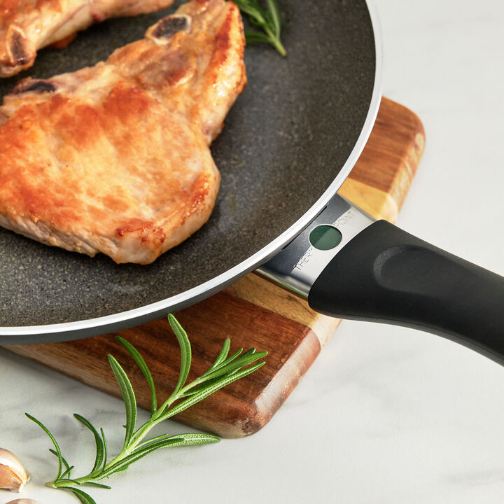 Bologna, 20 cm / 8 inch aluminum Frying pan, large 4