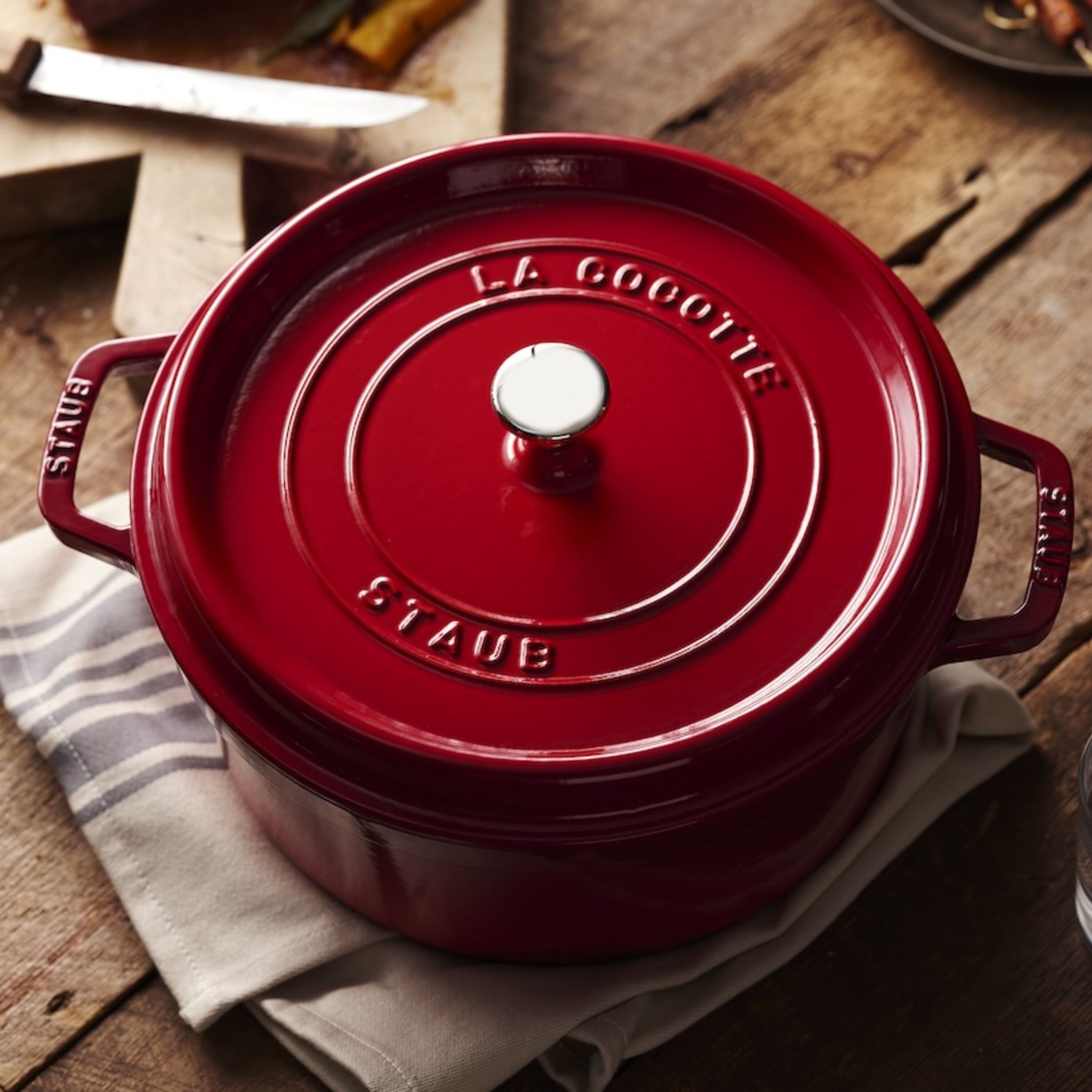 STAUB LA COCOTTE ダークレッド 鍋 Staub La Cocotte Cocotte 28 cm, rund, Kirsch-Rot, Gusseisen