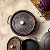La Cocotte, Gryta 28 cm / 6,75 l, Rund, Choklad, Gjutj&auml;rn, small 2