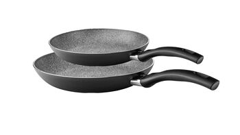 Set of 2 Non Stick Frying Pans 1