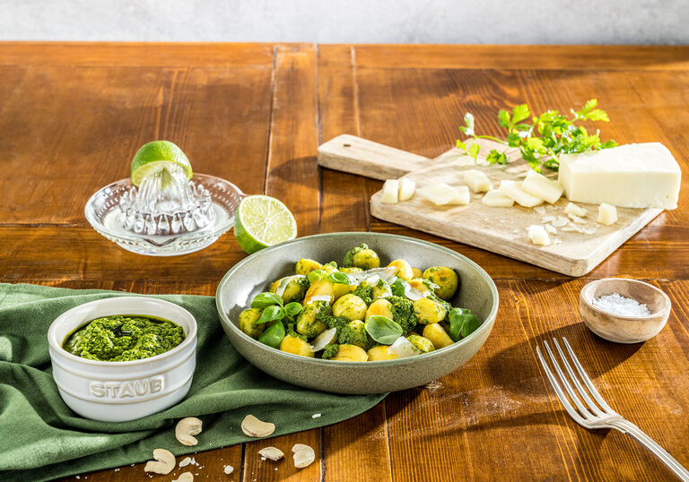 Recipe for a delicious Parsley pesto with cashews and pecorino
