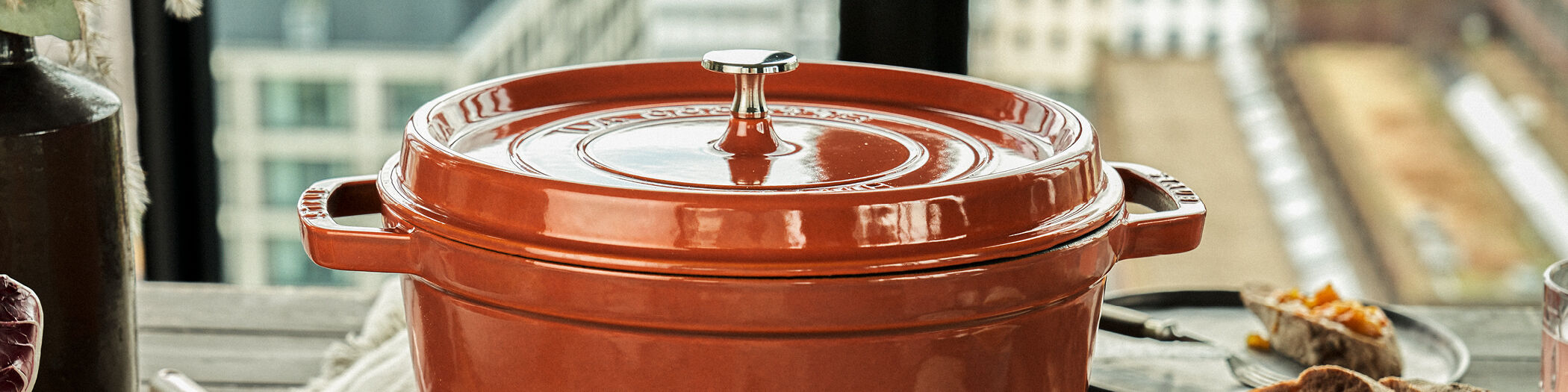 Cast iron STAUB Dutch Ovens in Orange | ZWILLING.COM