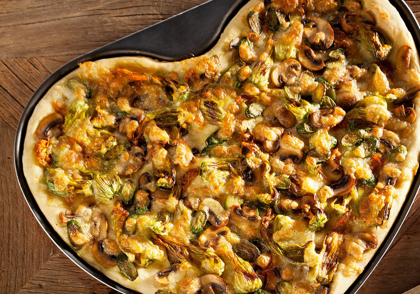 Pizza with zucchini flowers