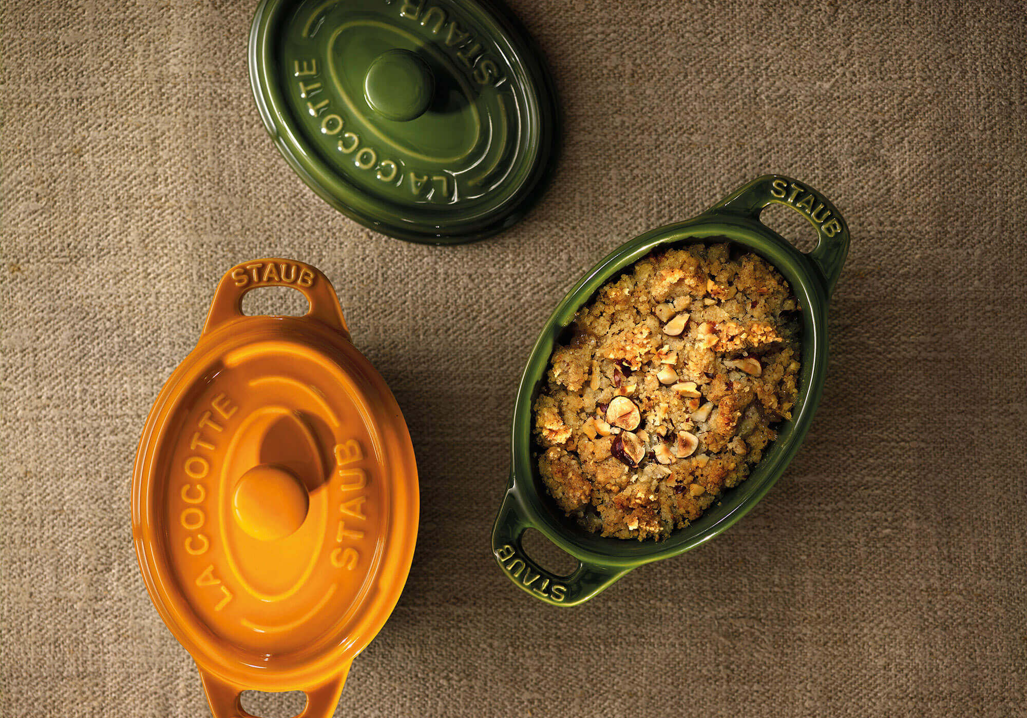 Apple and red berry crumble