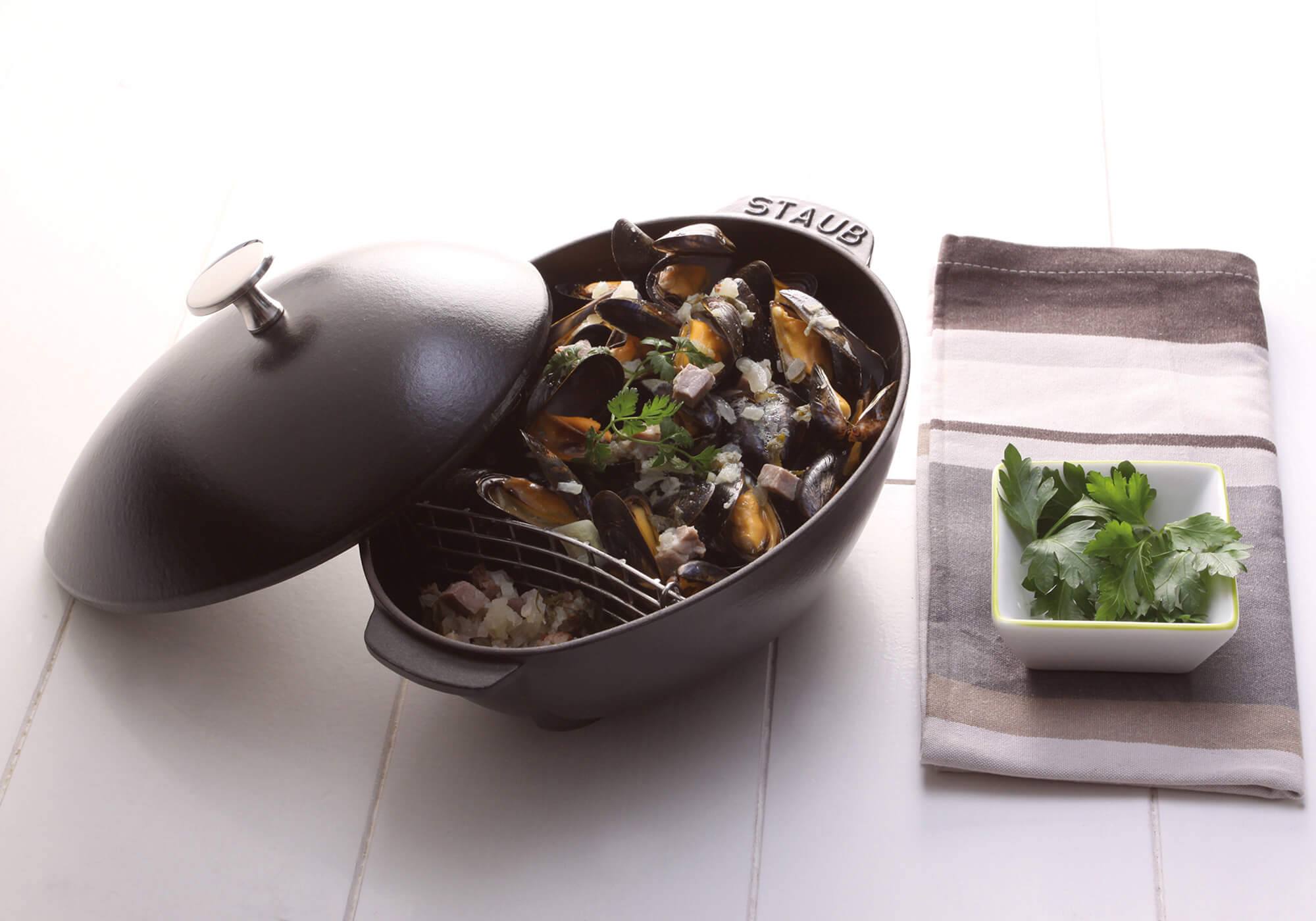 Mussels with prosciutto ham