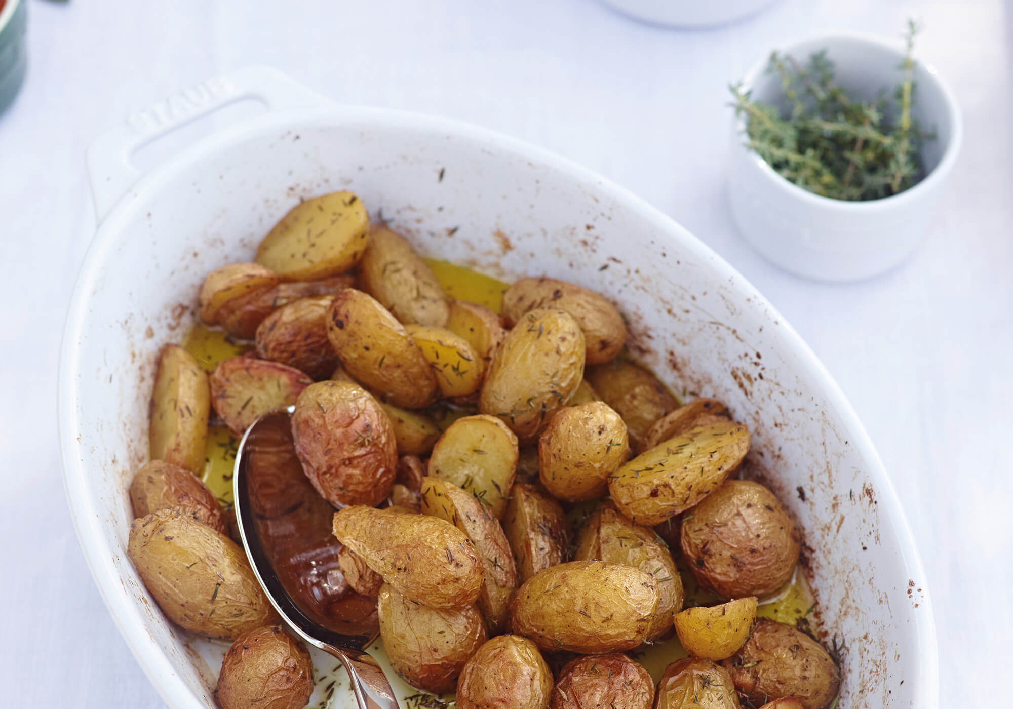 Roast potatoes with thyme